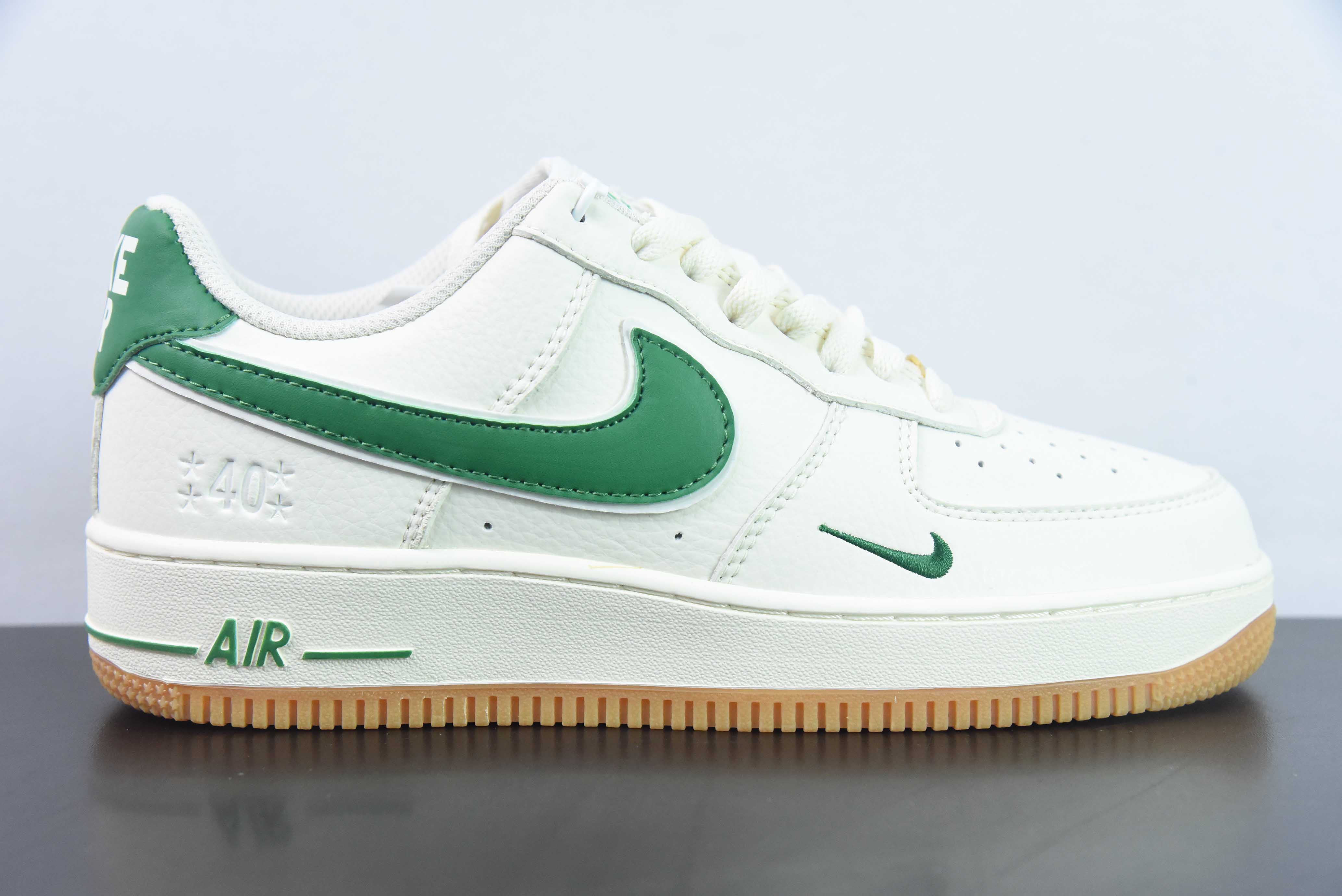나이키 에어 포스 1 로우 에어 포스 1 로우 탑 캐주얼 크리켓 신발 그린 스몰 후크 40주년 아이템 번호: WA0531 306 사이즈: 36-44