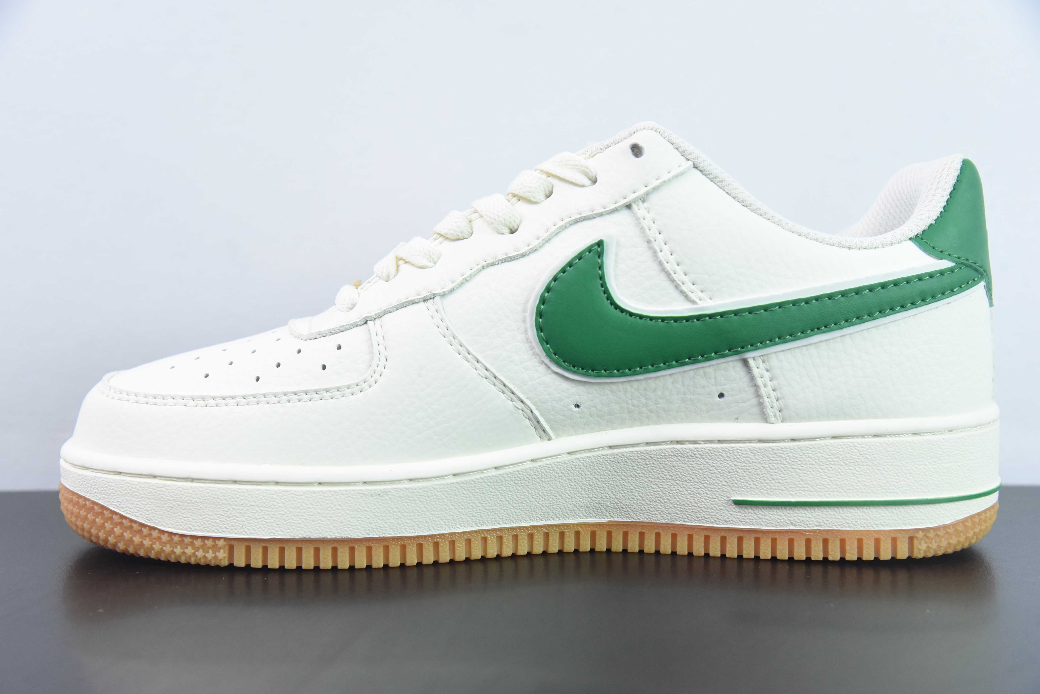 나이키 에어 포스 1 로우 에어 포스 1 로우 탑 캐주얼 크리켓 신발 그린 스몰 후크 40주년 아이템 번호: WA0531 306 사이즈: 36-44