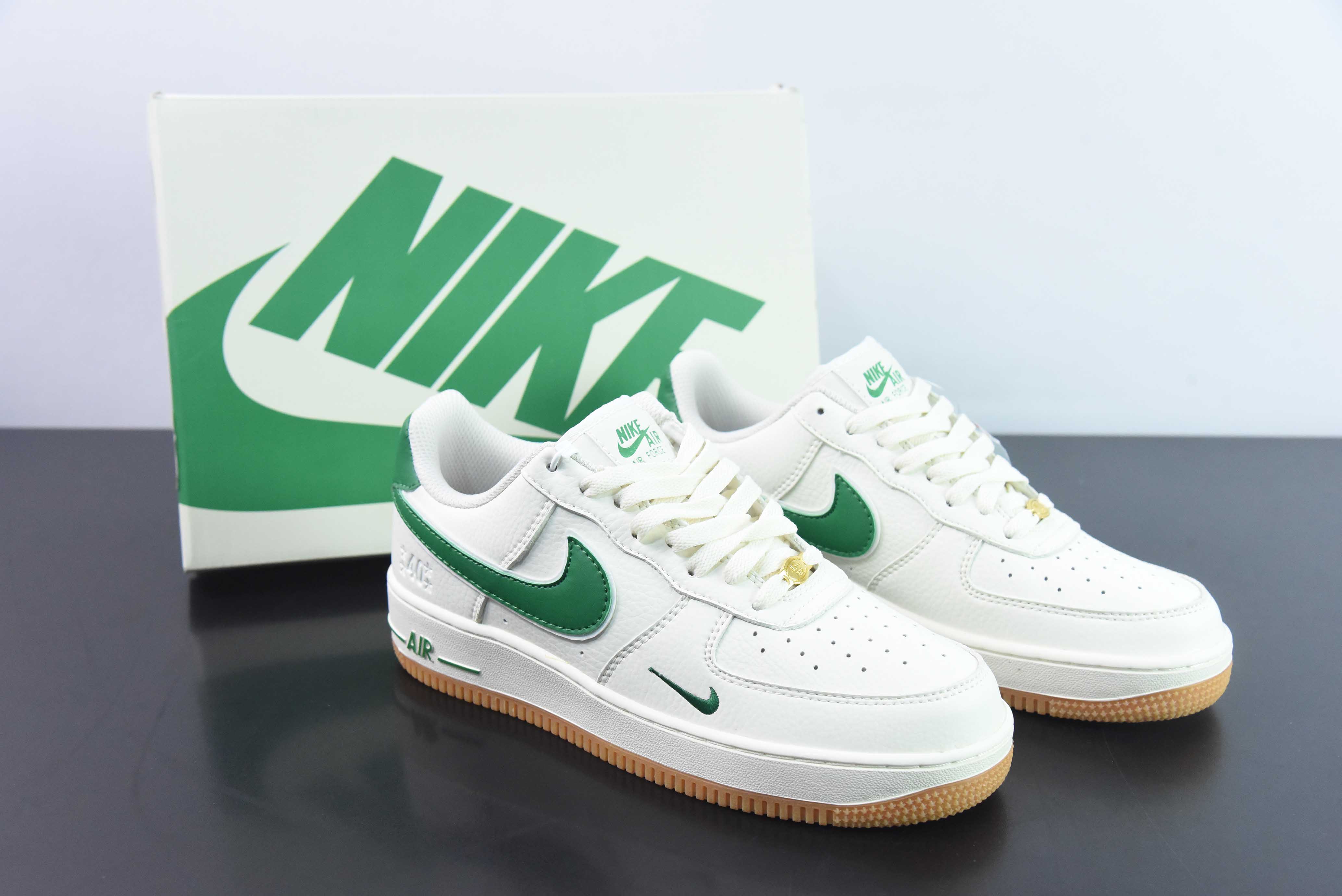 나이키 에어 포스 1 로우 에어 포스 1 로우 탑 캐주얼 크리켓 신발 그린 스몰 후크 40주년 아이템 번호: WA0531 306 사이즈: 36-44
