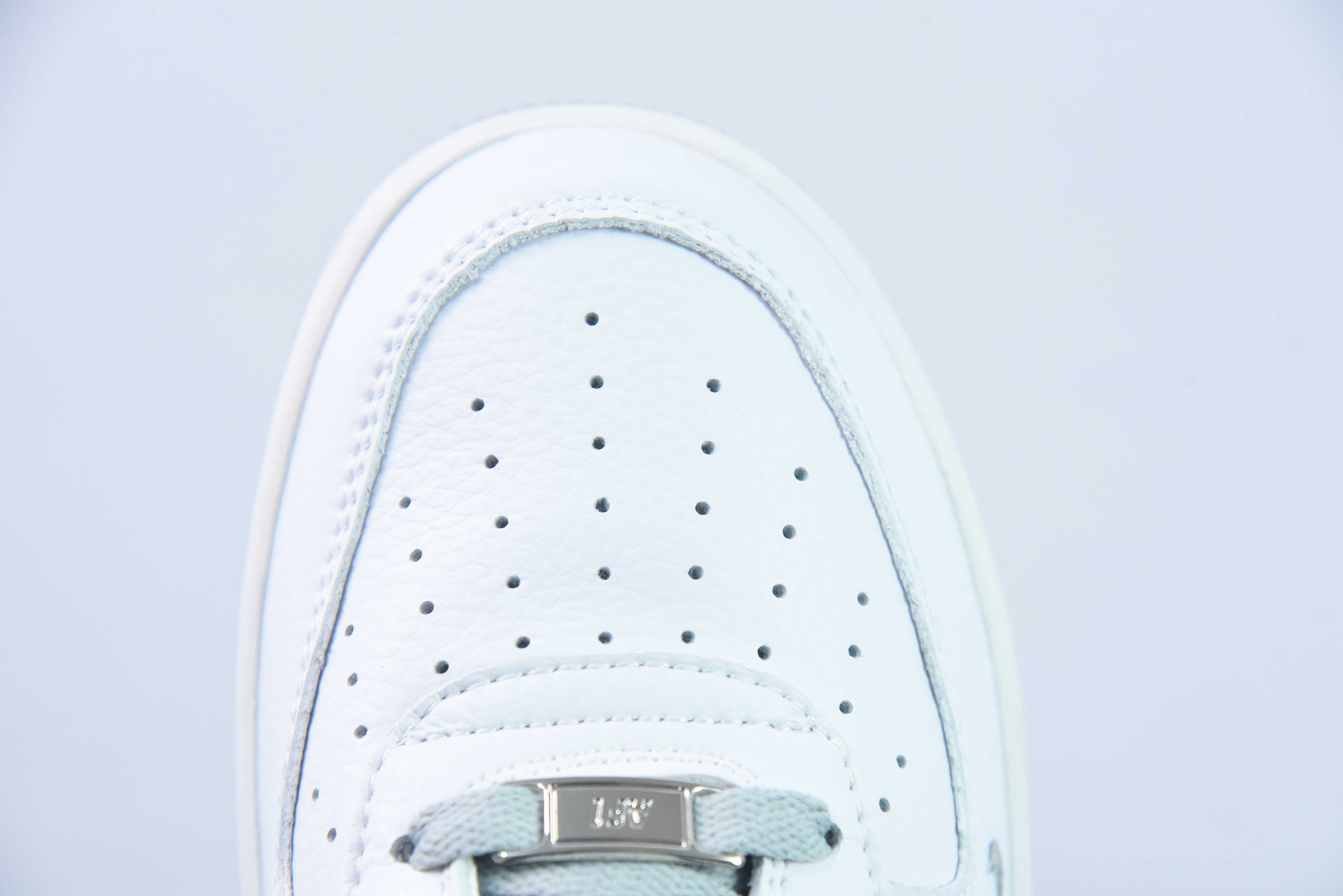 나이키 에어 포스 1 로우 키스 공동 브랜드 에어 포스 1 로우탑 애슬레저 보드숏 아이템 번호: KT1659-009 사이즈: 36-44