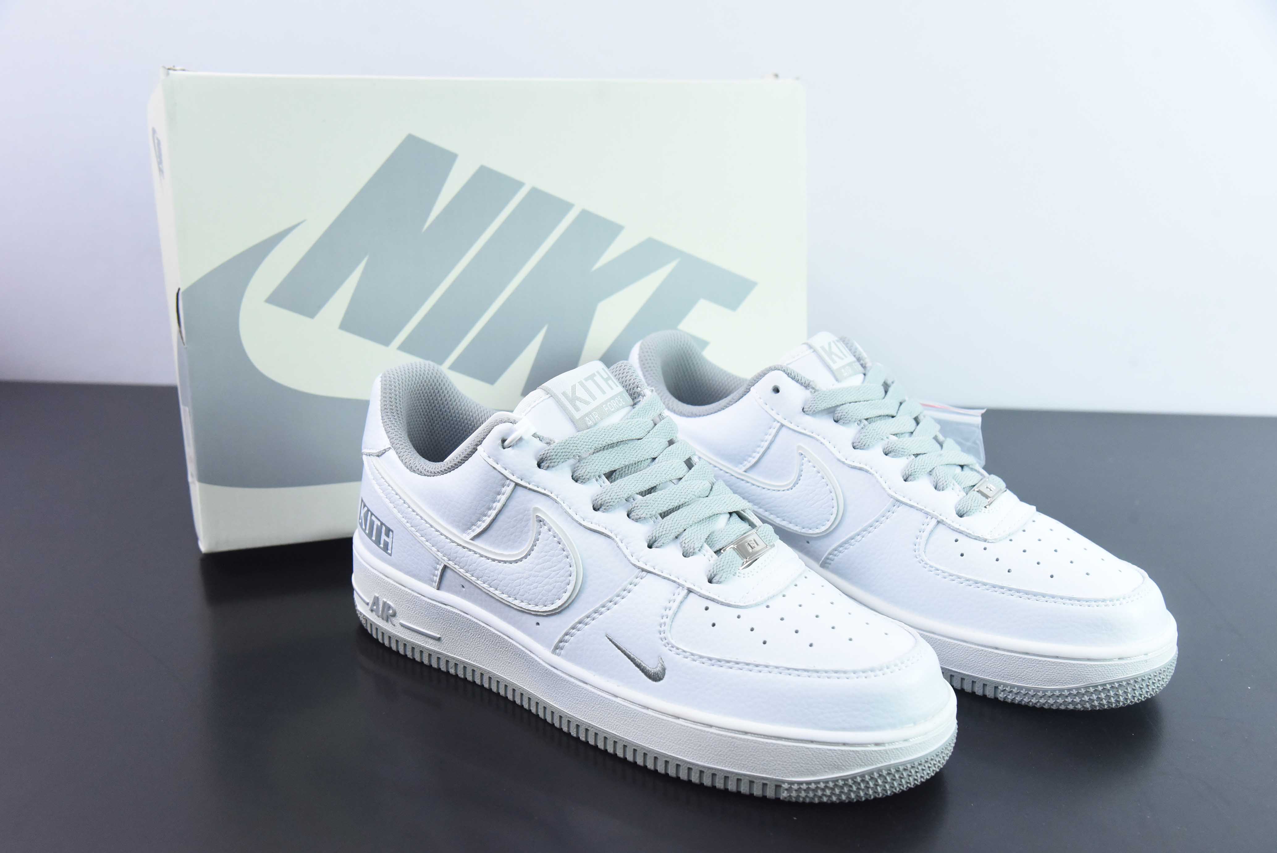 나이키 에어 포스 1 로우 키스 공동 브랜드 에어 포스 1 로우탑 애슬레저 보드숏 아이템 번호: KT1659-009 사이즈: 36-44