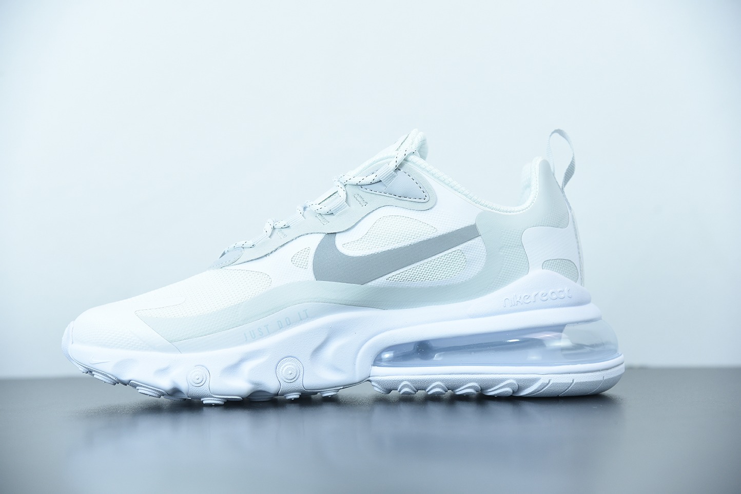 에어 맥스 270 리액트 실버 화이트 3M 리플렉티브 레아 레이싱 시리즈 리어 하프 팜 에어 쿠션 헌드레드 스포츠 조깅화 공식 품목: CV1632-100 사이즈: 36-44