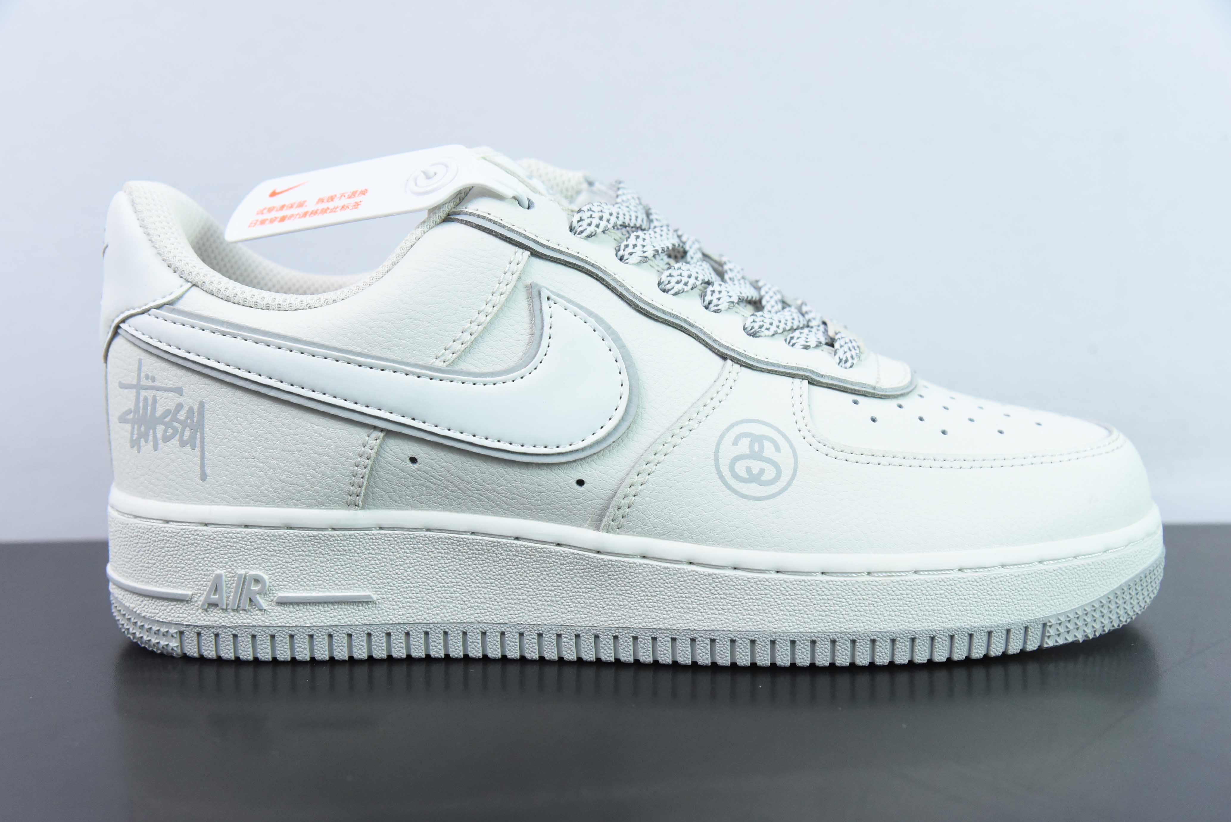 Nk 에어 포스 107 로우 공동 브랜드 커스텀 에어 포스 1 로우탑 캐주얼 보드쇼츠 아이템 번호: CZ9183-002 사이즈: 36-44