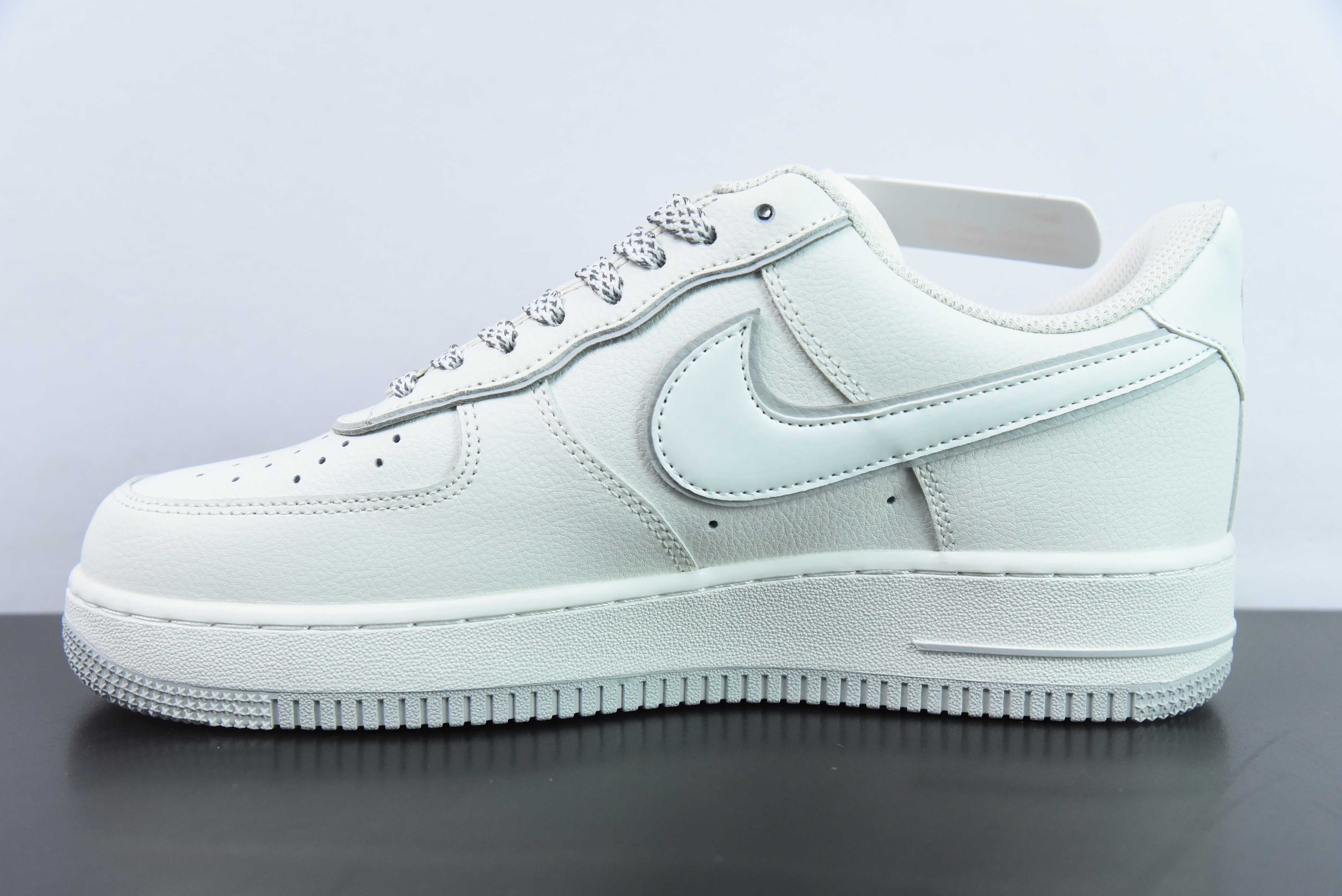 Nk 에어 포스 107 로우 공동 브랜드 커스텀 에어 포스 1 로우탑 캐주얼 보드쇼츠 아이템 번호: CZ9183-002 사이즈: 36-44