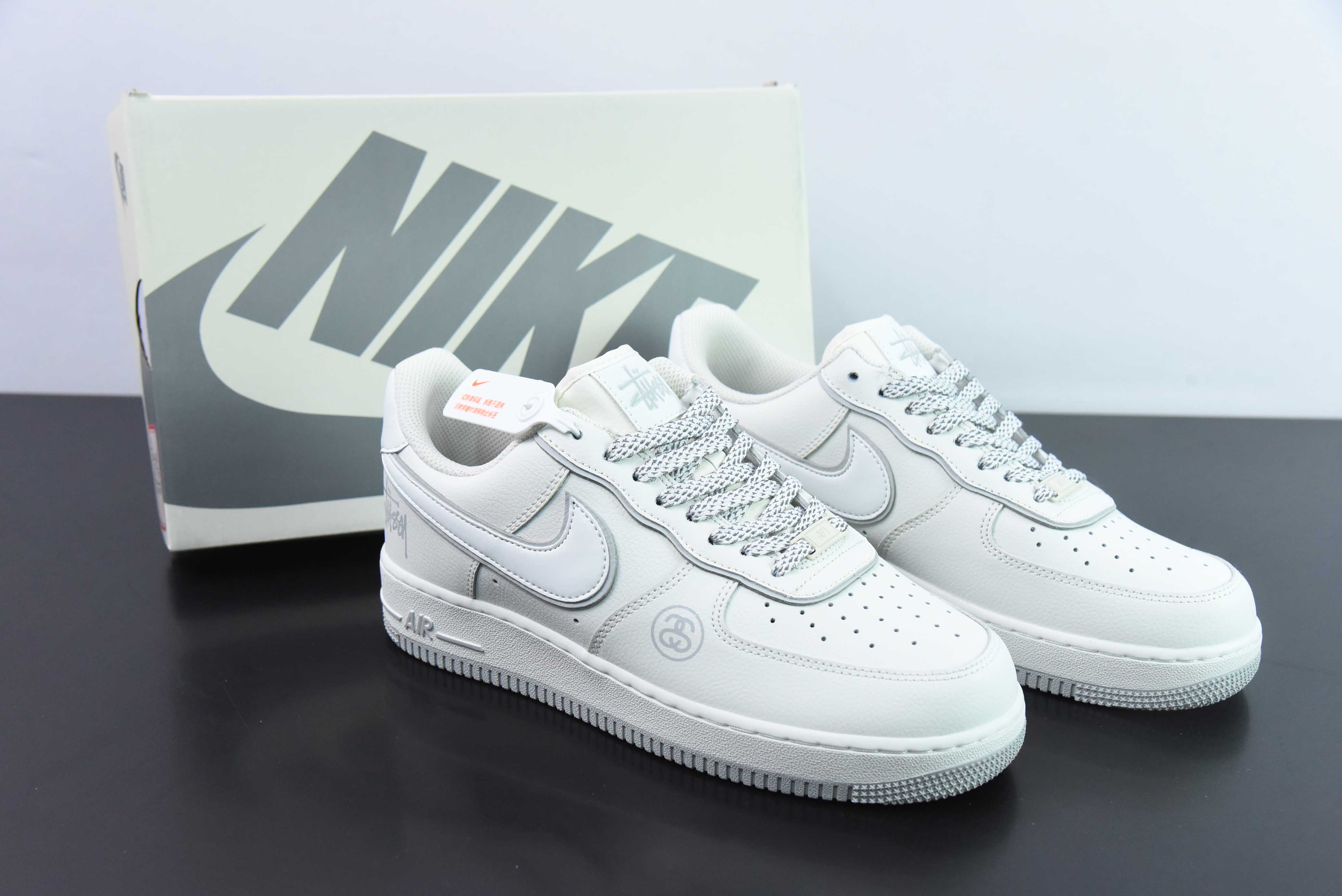 Nk 에어 포스 107 로우 공동 브랜드 커스텀 에어 포스 1 로우탑 캐주얼 보드쇼츠 아이템 번호: CZ9183-002 사이즈: 36-44