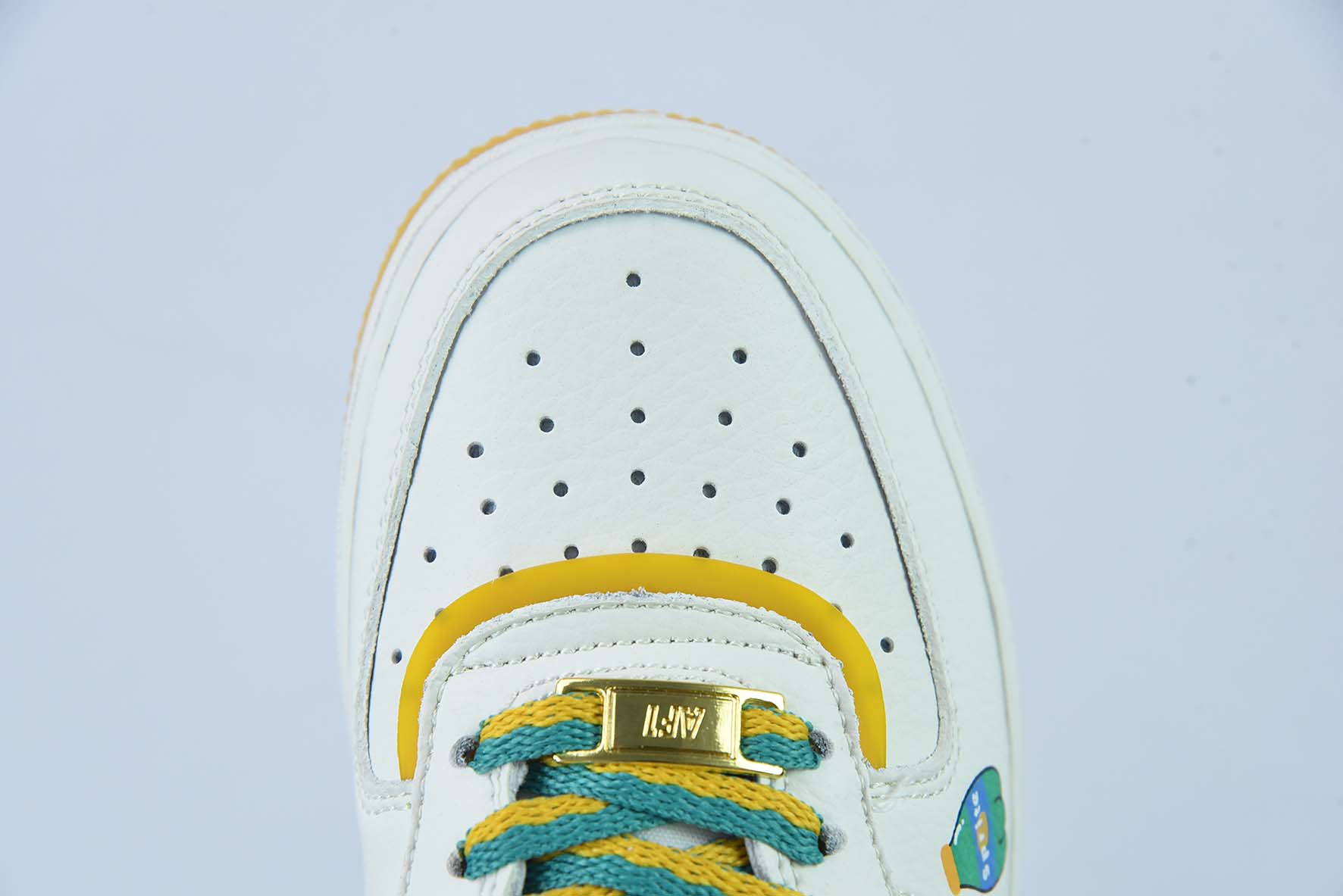 나이키 에어 포스 1 07 로우 스프라이트 에어 포스 원 클래식 가죽 베이지 옐로우 그린 더블 후크 CW1574-803 사이즈: 36-46