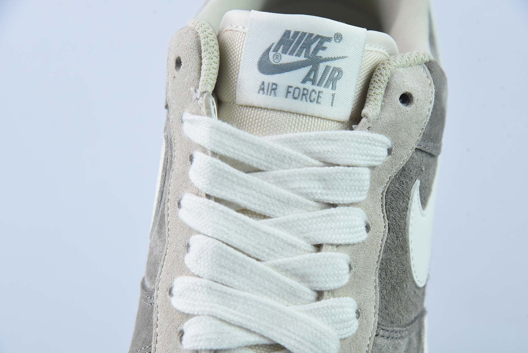 나이키 에어 포스 1 로우 07 다크 그레이와 화이트 스티치 에어 포스 1 로우탑 캐주얼 슈즈 아이템: GE8969-228 사이즈: 36-44