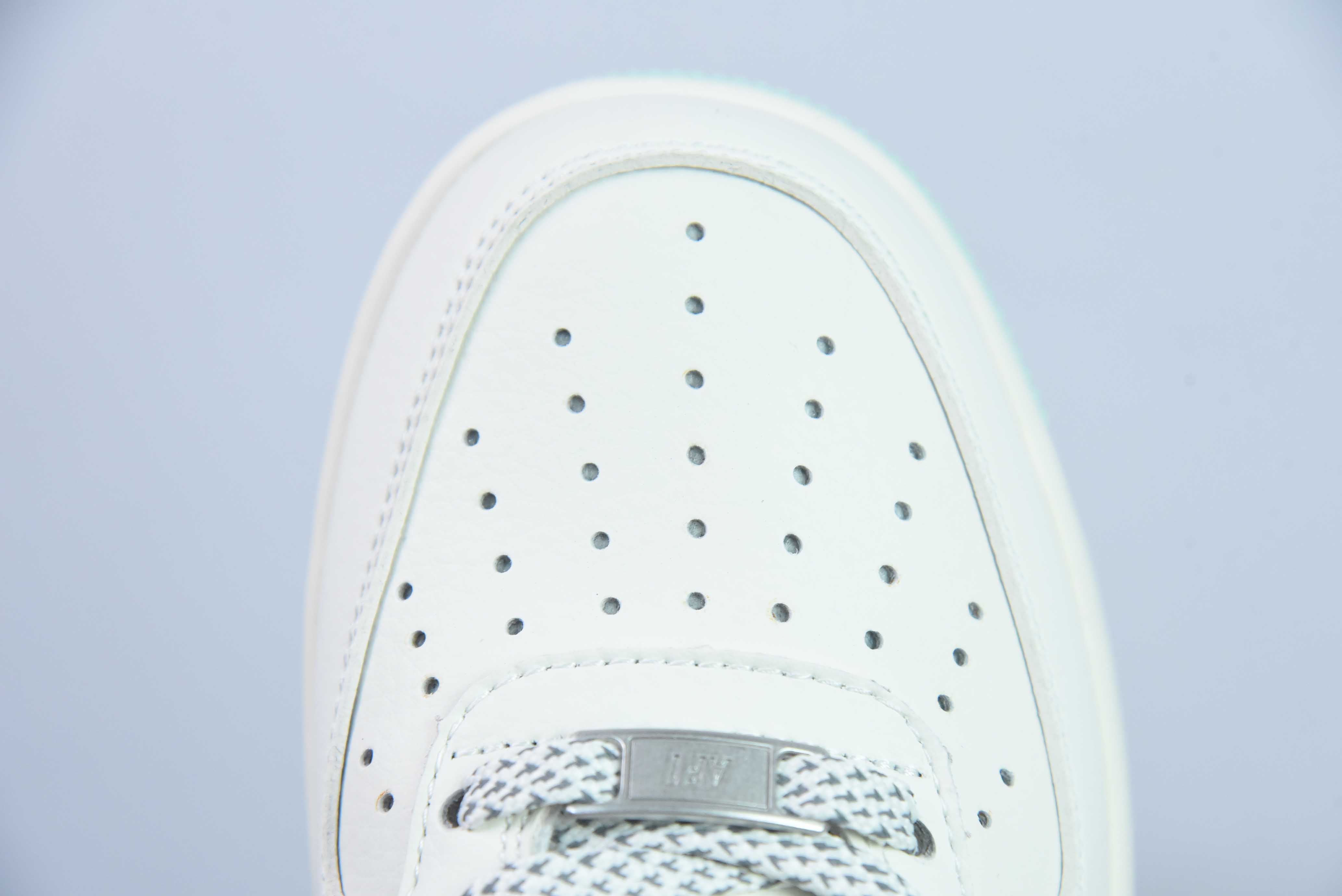 나이키 에어 포스 1 로우 07 x 슈프림 화이트 라이트 그린 풀 스카이 스타 제품 번호: HD1968 023 사이즈: 36-44