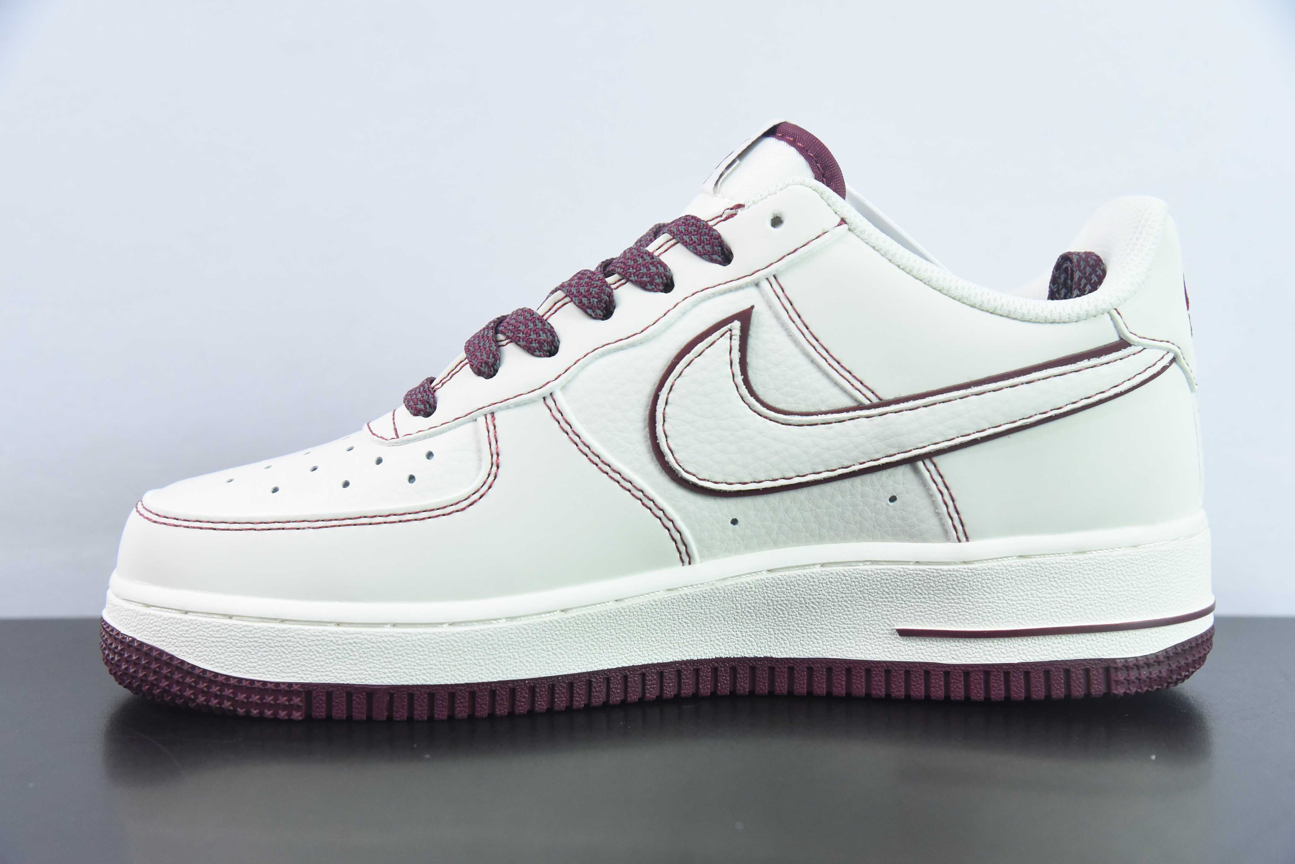 UNDEFEATED x Nike Air Force 1 07 Low 가죽 베이지 화이트 와인 레드 카 라인 파이브 바 3M 반사 UN3699-022 사이즈: 36-44