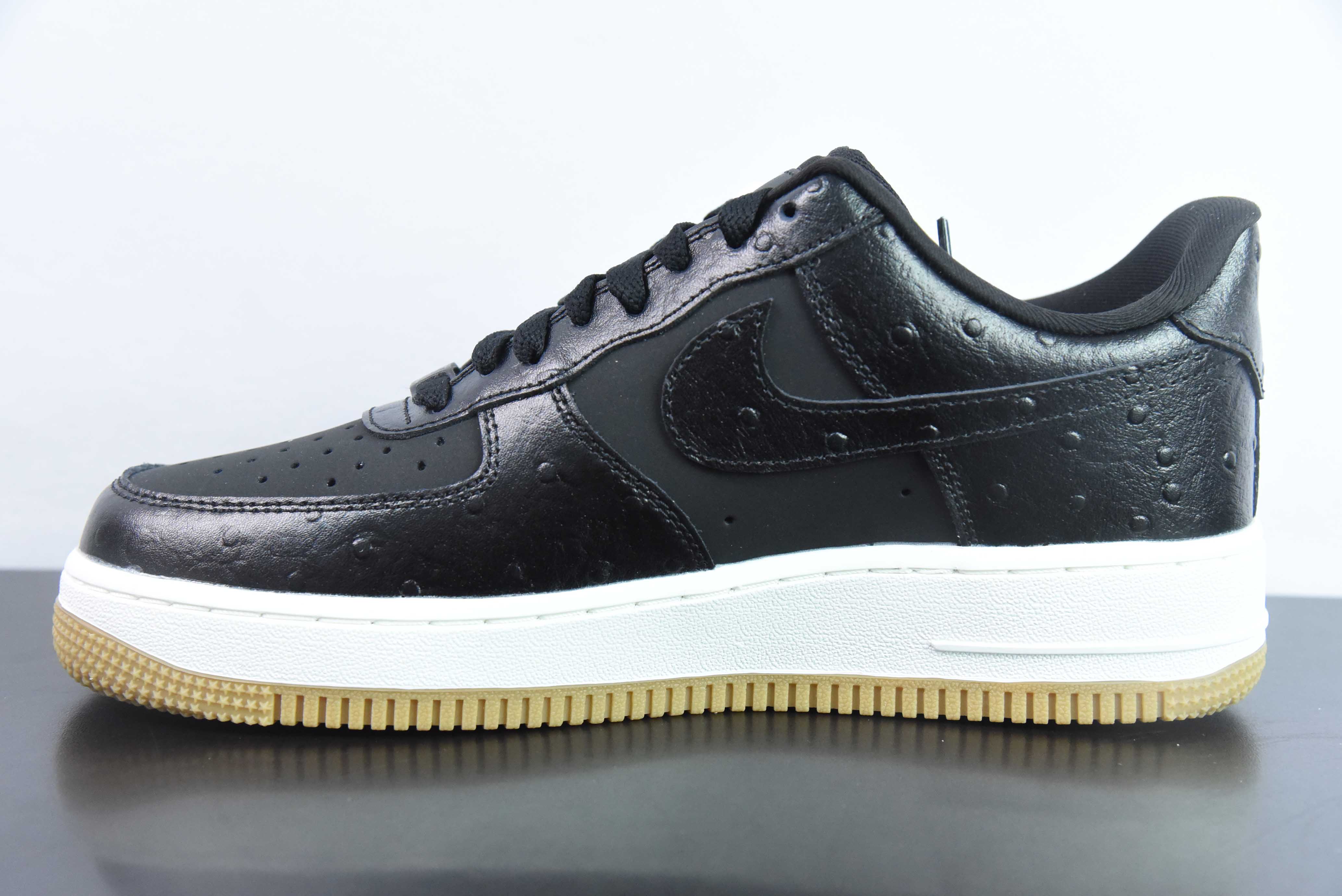 나이키 에어 포스 1 AF1 에어 포스 원/로우탑 블랙 앤 화이트 생고무 밑창 사이즈: 36-44 아이템: DZ2708-002