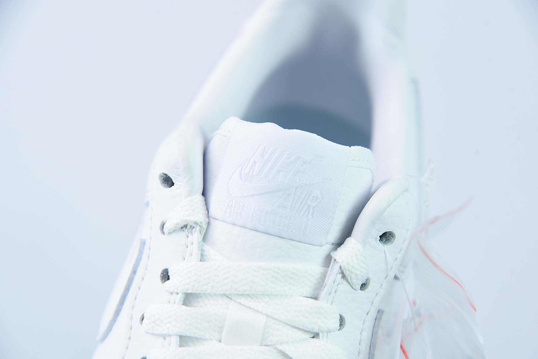 드레이크 X 에어 포스 1 로우 퓨어 화이트 레터 프린트 아이템 번호: CZ8065-100 사이즈: 36-44