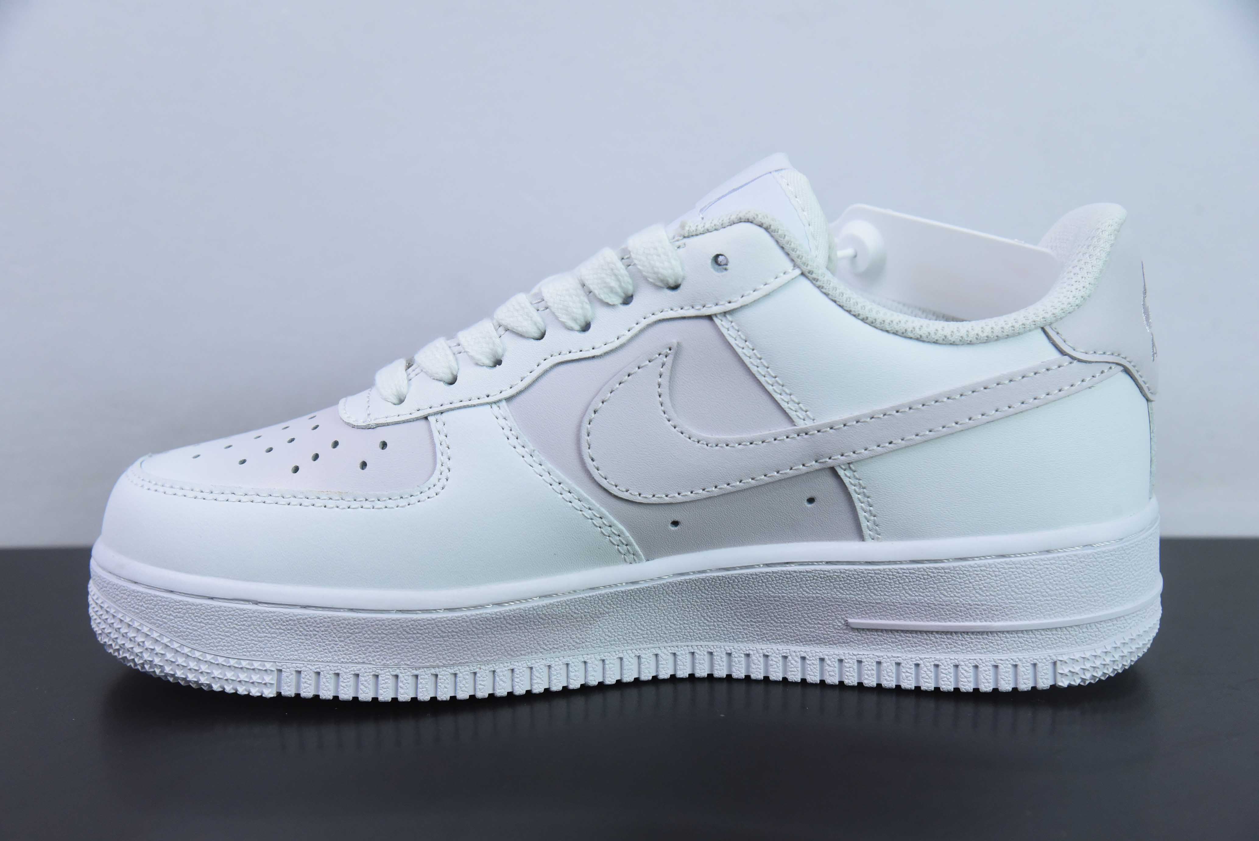 나이키 에어 포스 1 07 로우 보조 테마 화이트 핑크 퍼플 에어 브러시 에어 포스 1 로우 탑 백 캐주얼 트레이너 CW2288-111 사이즈: 36-44