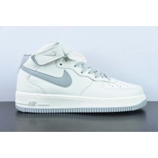 NK 에어 포스 107 미드 베이지/그레이 에어 포스 원 클래식 미드탑 캐주얼 트레이너 ‘가죽 베이지 스모크 그레이’ PA0920-608 사이즈: 36-44