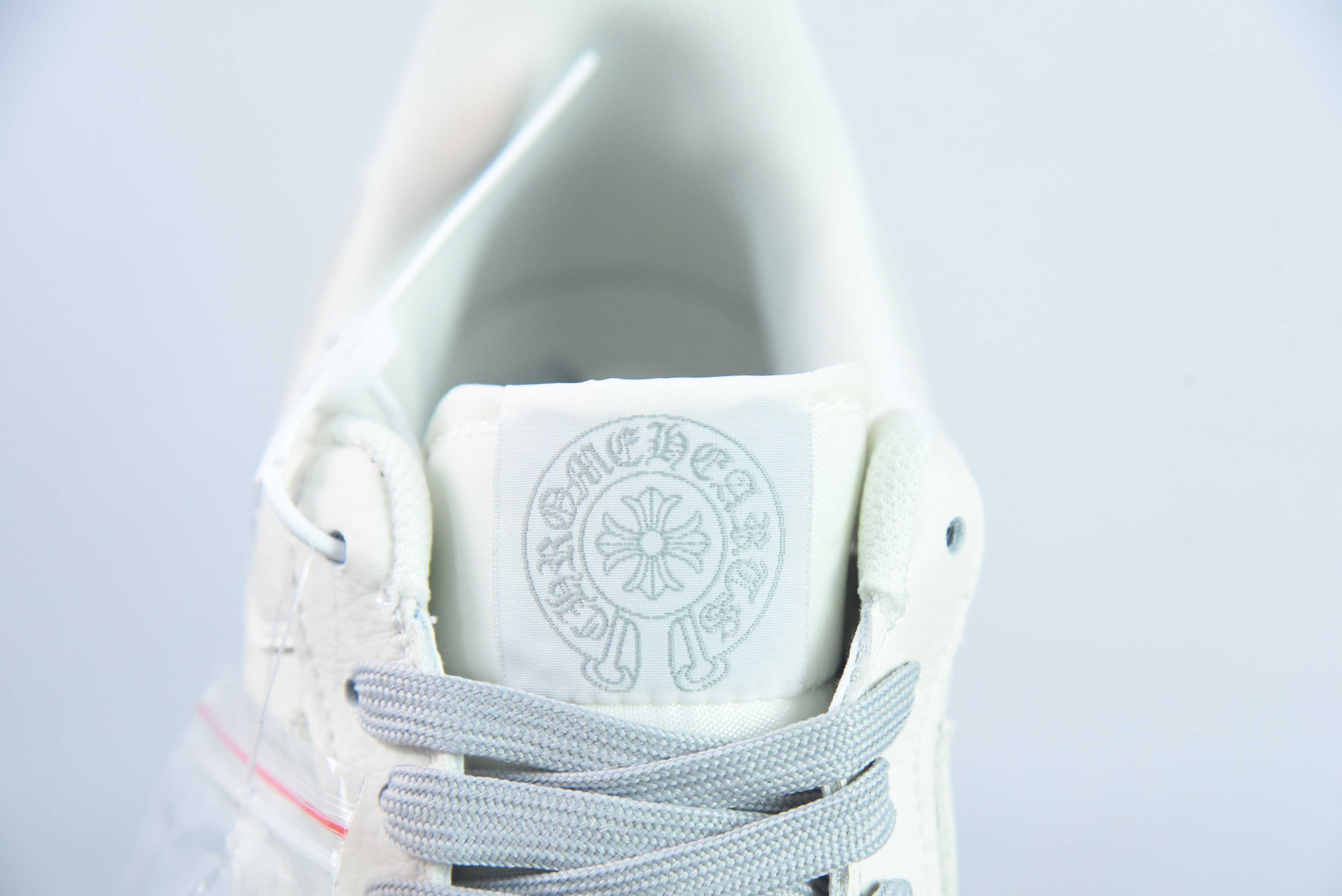 크록스/크롬 하트 x 나이키 에어 포스 1 07 로우 크롬 하트 에어 포스 1 아이템 번호: KL2307-502 사이즈: 36-44