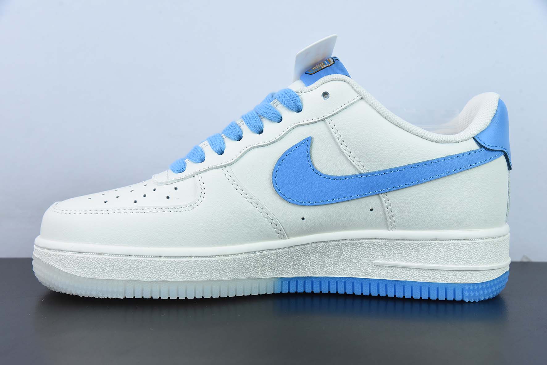 월드컵 공동 브랜드 아르헨티나 - 메시 왕  해외 한정 발매 나이키 에어 포스 1 07 로우 에어 포스 원 로우탑 스포츠 및 레저 보드쇼츠 아이템: DR9868-800 사이즈 36-44