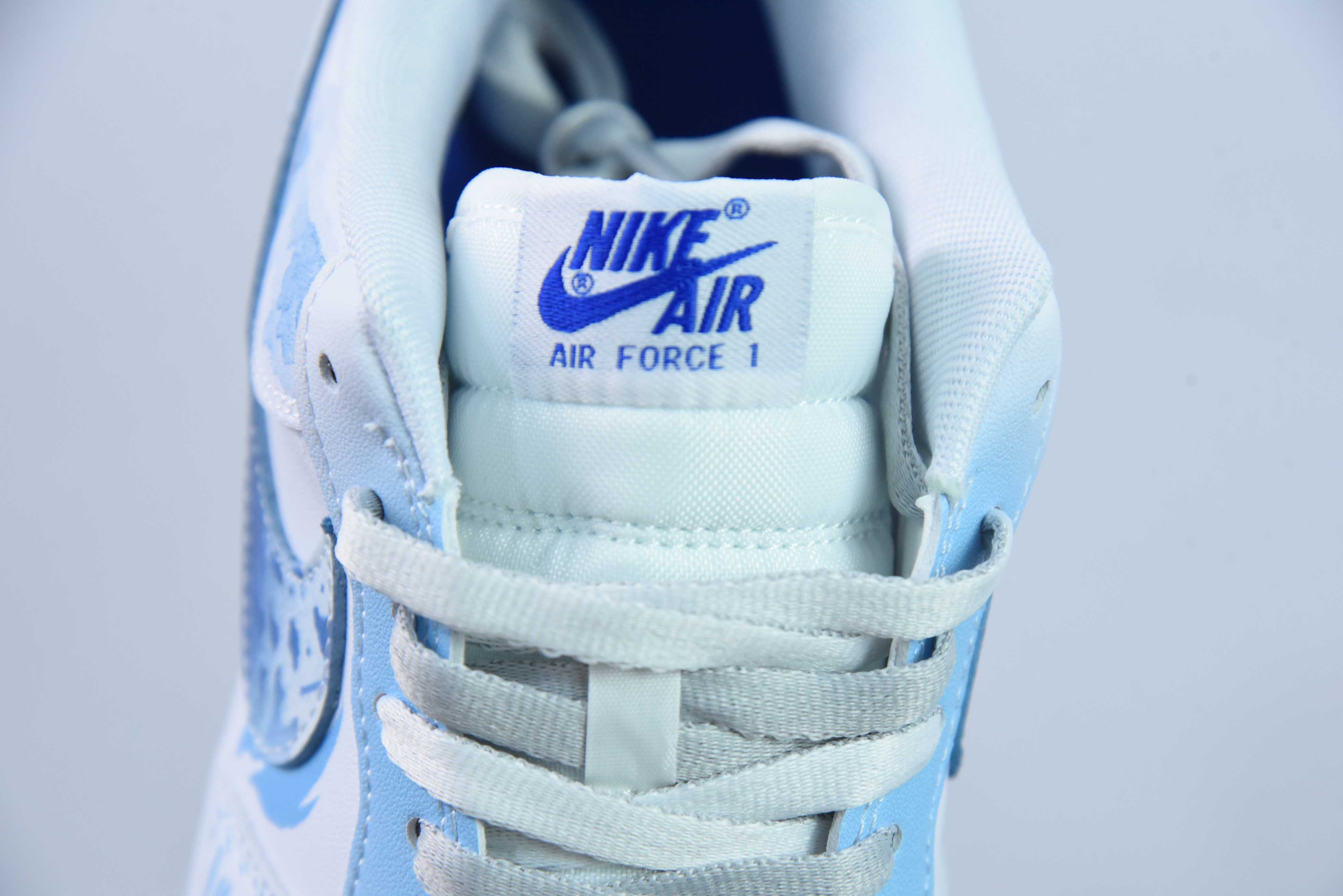 나이키 에어 포스 107 로우 링롱 포셀린 에어 포스 1 로우탑 캐주얼 슈즈 아이템 번호: DV0813-104 사이즈: 36-44 