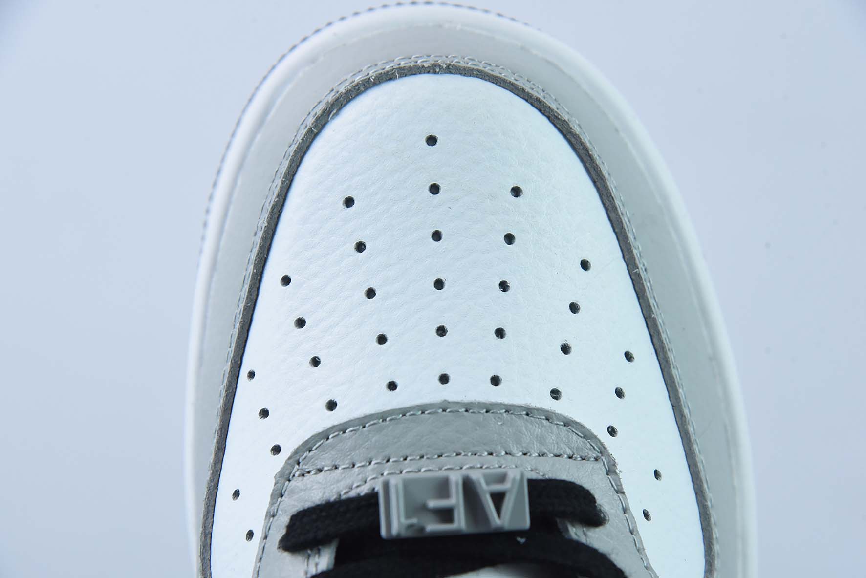 앰부시 x Nk 에어 포스 107 로우 팬텀 공동 브랜드 디컨스트럭티드 시리즈 에어 포스 1 로우 탑 캐주얼 스니커즈 아이템 번호: DV3464-007 사이즈: 36-44