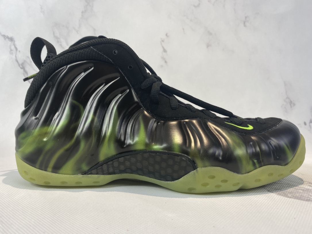 NK 나이키 스프레이 폼 통링 스프레이 품목 번호: 579771-003 사이즈: 40.5 41 42 42.5 43 44 44.5 45 46