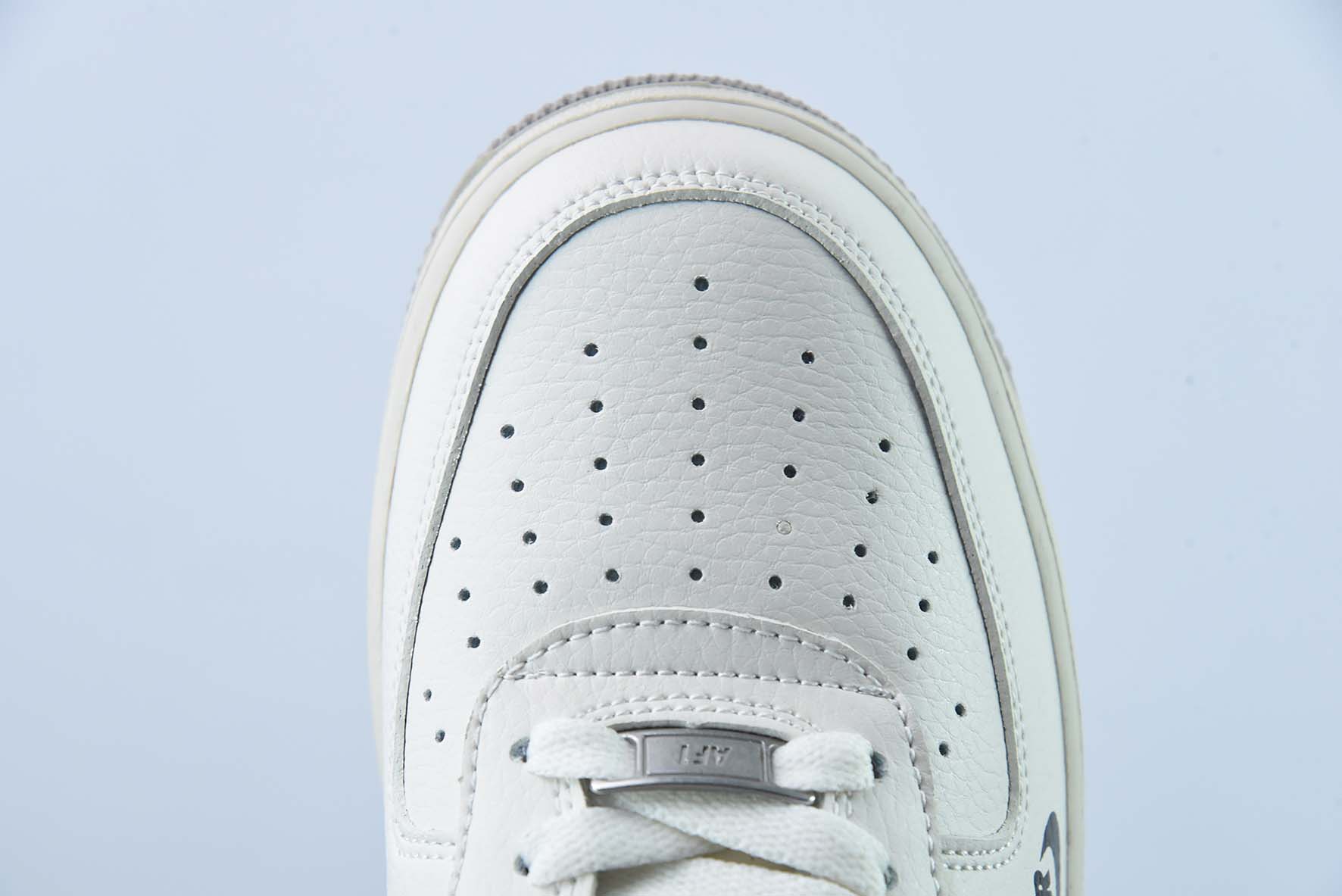 에어 포스 1 07 로우 티타늄 그레이 - 디올 공동 브랜드 베이지 그레이 로우탑 아이템: BS6055-203 사이즈: 36-44