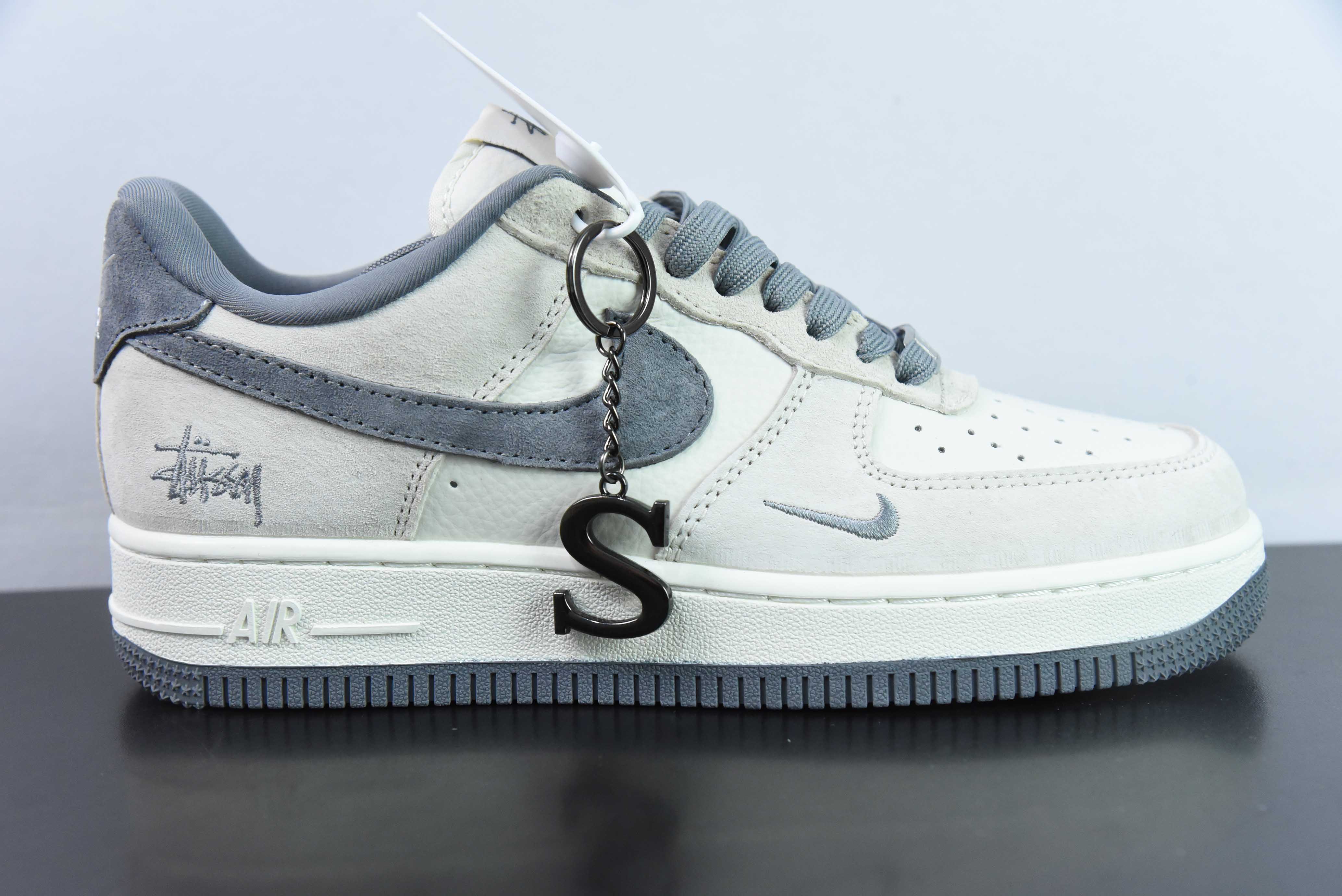 NK 에어 포스 1 07 로우 에어 포스 1 로우탑 캐주얼 트레이너 아이템 번호: HD1968-013 사이즈: 36-44