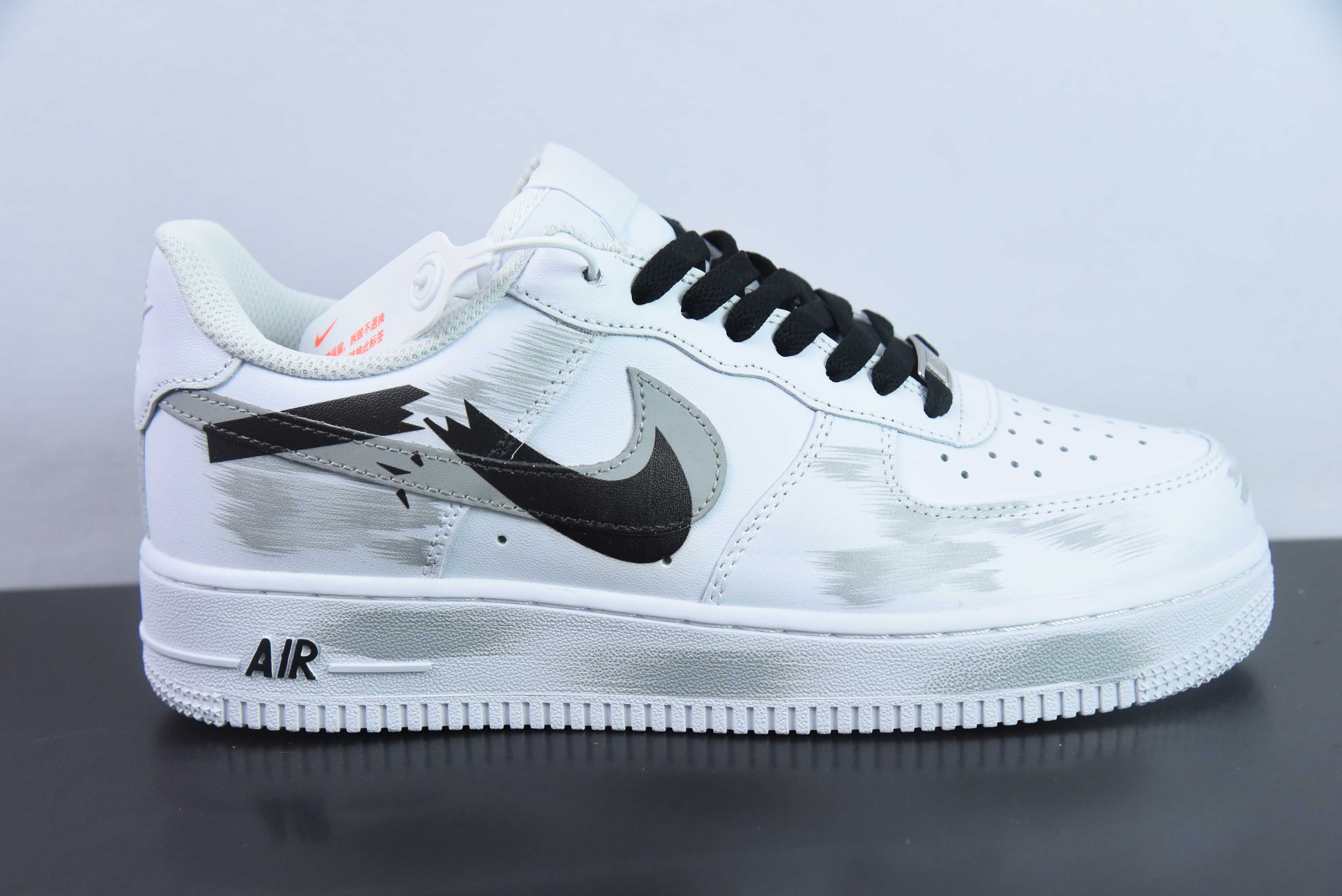 나이키 에어 포스 1 로우 07 브로큰 더블 훅 화이트 블랙 그레이 에어 포스 1 로우 탑 아이템 번호 CW2288 111 사이즈: 36-44