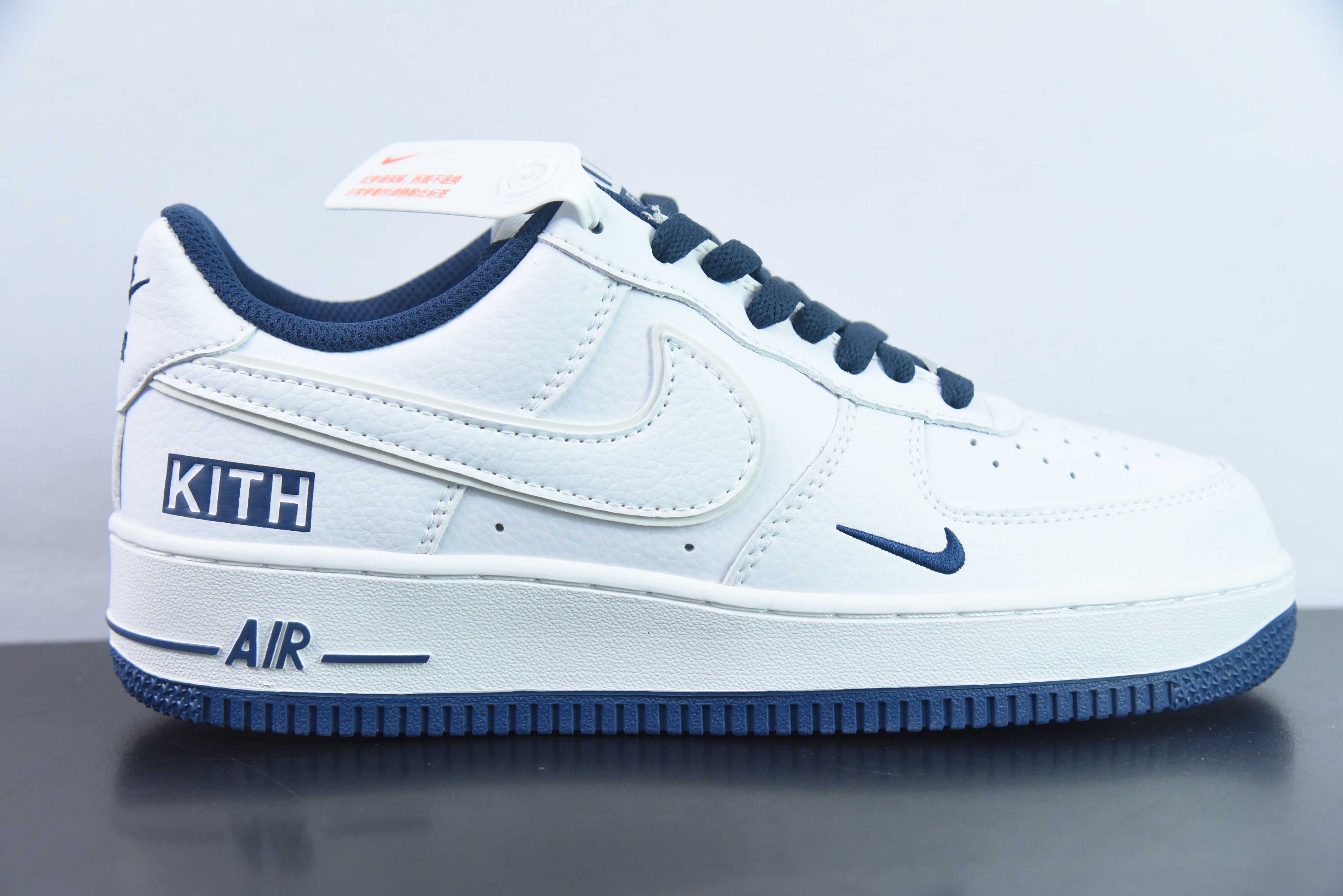 나이키 에어 포스 1 로우 키스 공동 브랜드 에어 포스 1 로우탑 캐주얼 스니커즈 아이템: KT1659-007 사이즈: 36-44