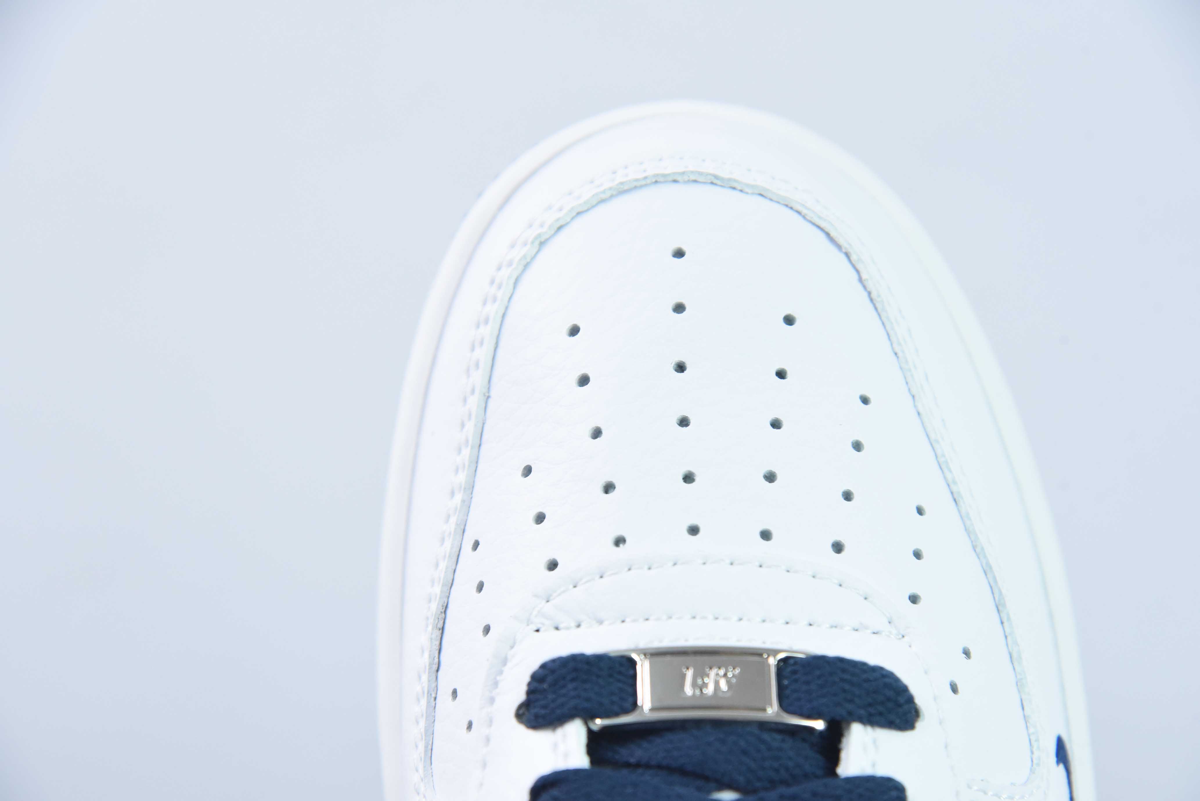 나이키 에어 포스 1 로우 키스 공동 브랜드 에어 포스 1 로우탑 캐주얼 스니커즈 아이템: KT1659-007 사이즈: 36-44