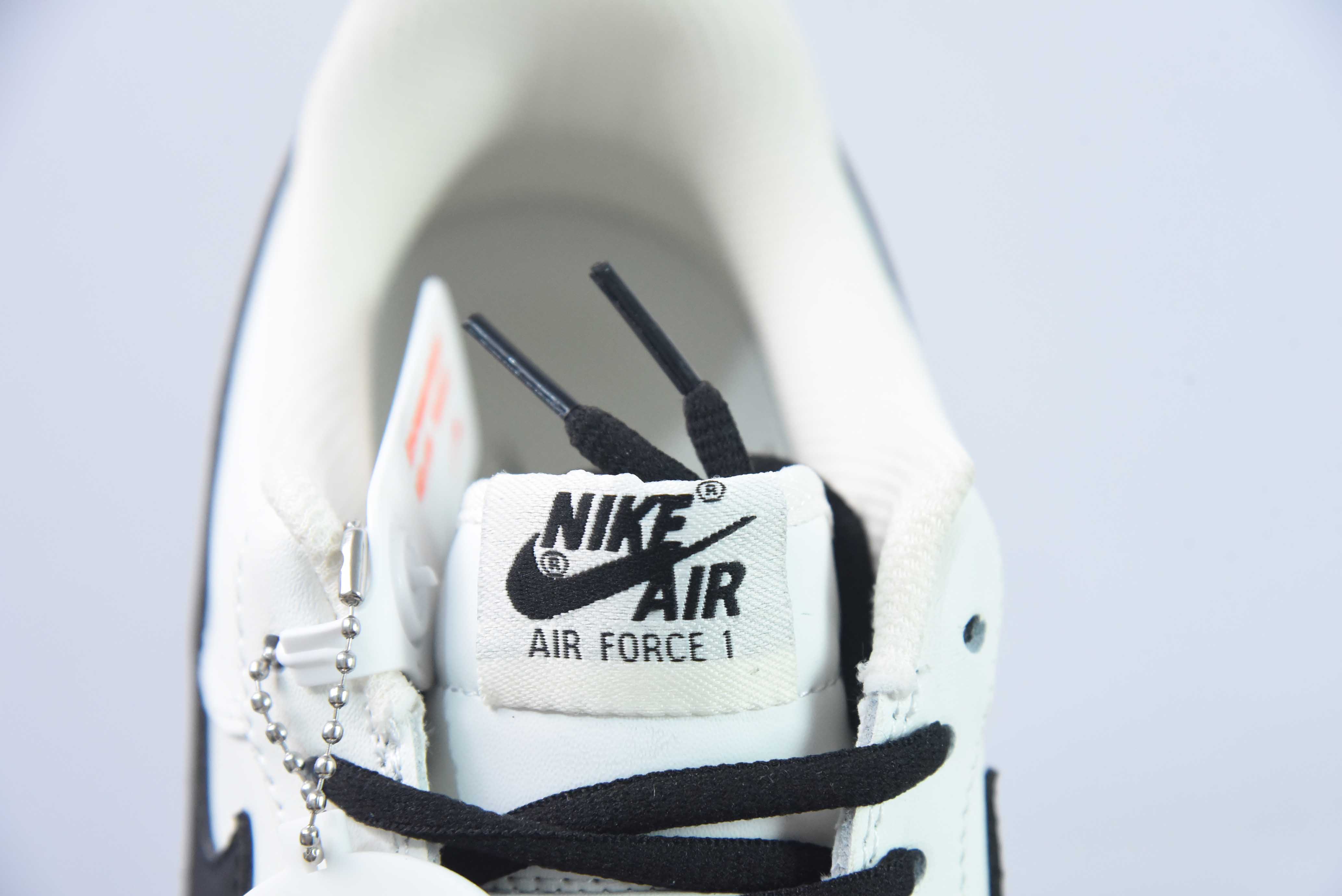 나이키 에어 포스 1 AF1 에어 포스 원/로우탑 화이트 및 블랙 레터 자수 품목 번호: NY220711 사이즈: 36-44
