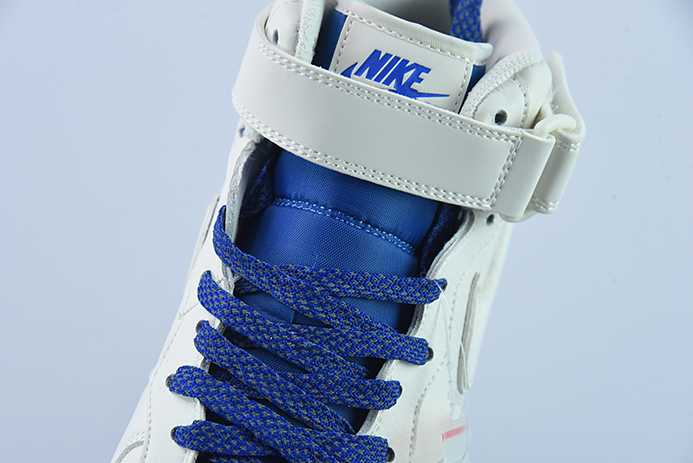 언인터럽티드×나이키 에어 포스 1 미드 MORE THAN ‘미포 블루 미드 시그니처 그래피티’ 풀스타 에어 포스 1 미드 아이템 번호: NU3060-686