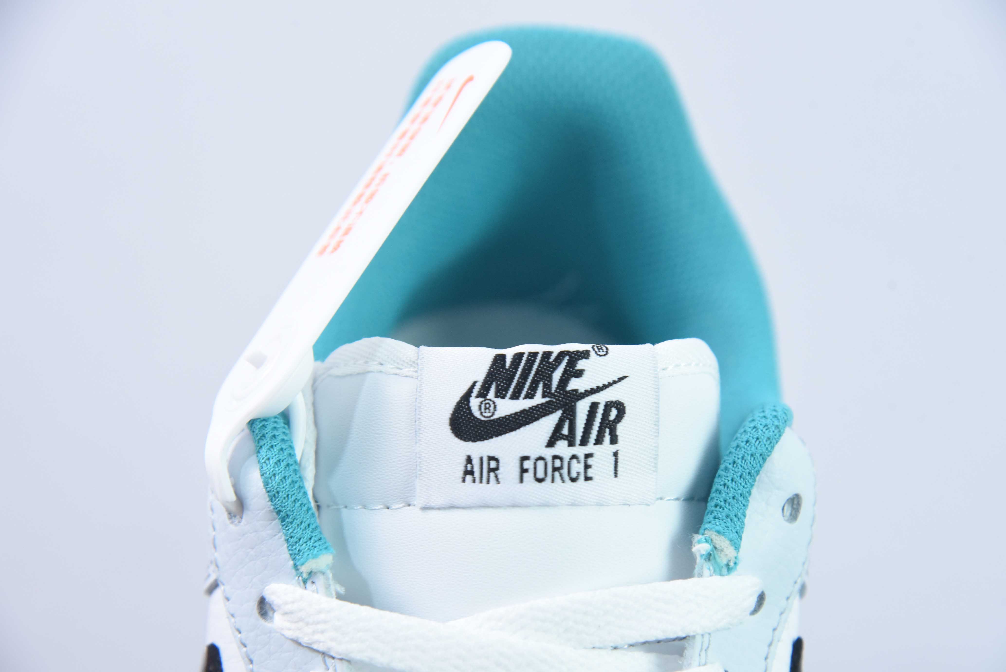 나이키 에어 포스 1 AF1 에어 포스 원 / 로우탑 블랙 앤 화이트 블루 테일 아이템: JH5778-985 사이즈: 36-44 