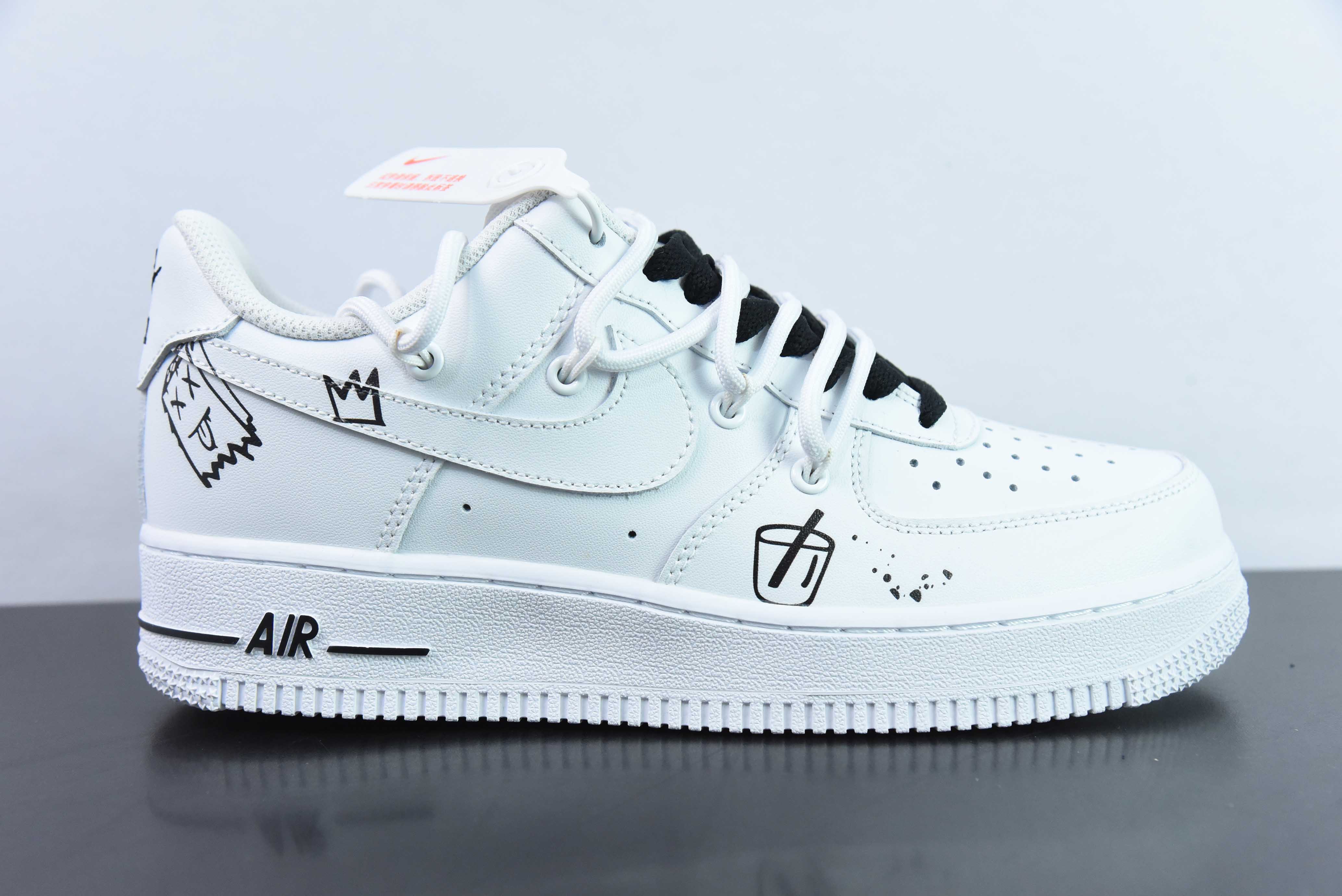 Nk 에어 포스 107 로우 니치 그래피티 에어 포스 1 로우 탑 캐주얼 보드 슈즈 아이템 번호: CV9879-541 사이즈: 36-44