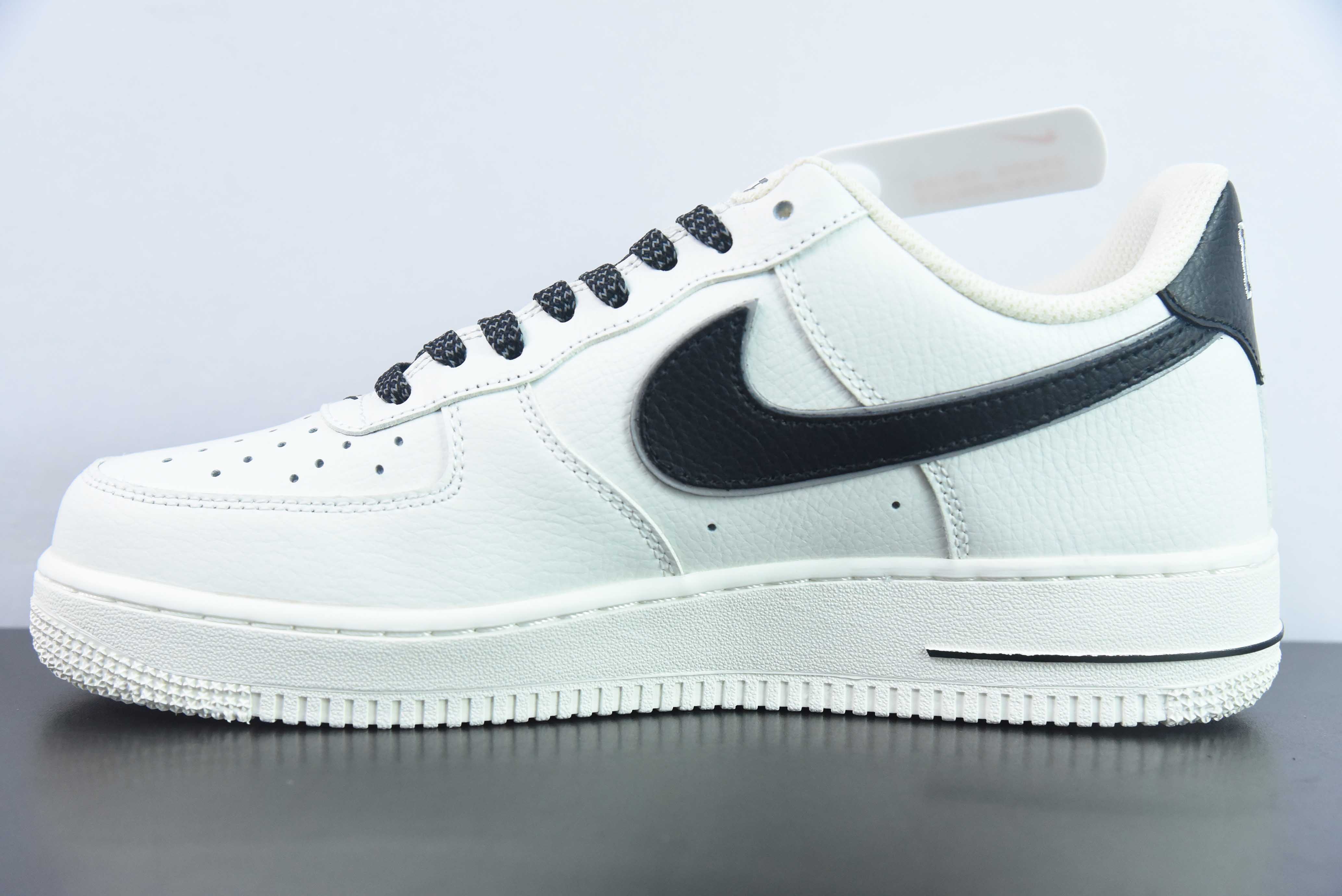 키쓰 x 에어 포스 1 로우 뉴욕 베이지 블랙 에어 포스 1 로우 탑 캐주얼 스니커즈 아이템 번호: NY9668-235 사이즈: 36-44