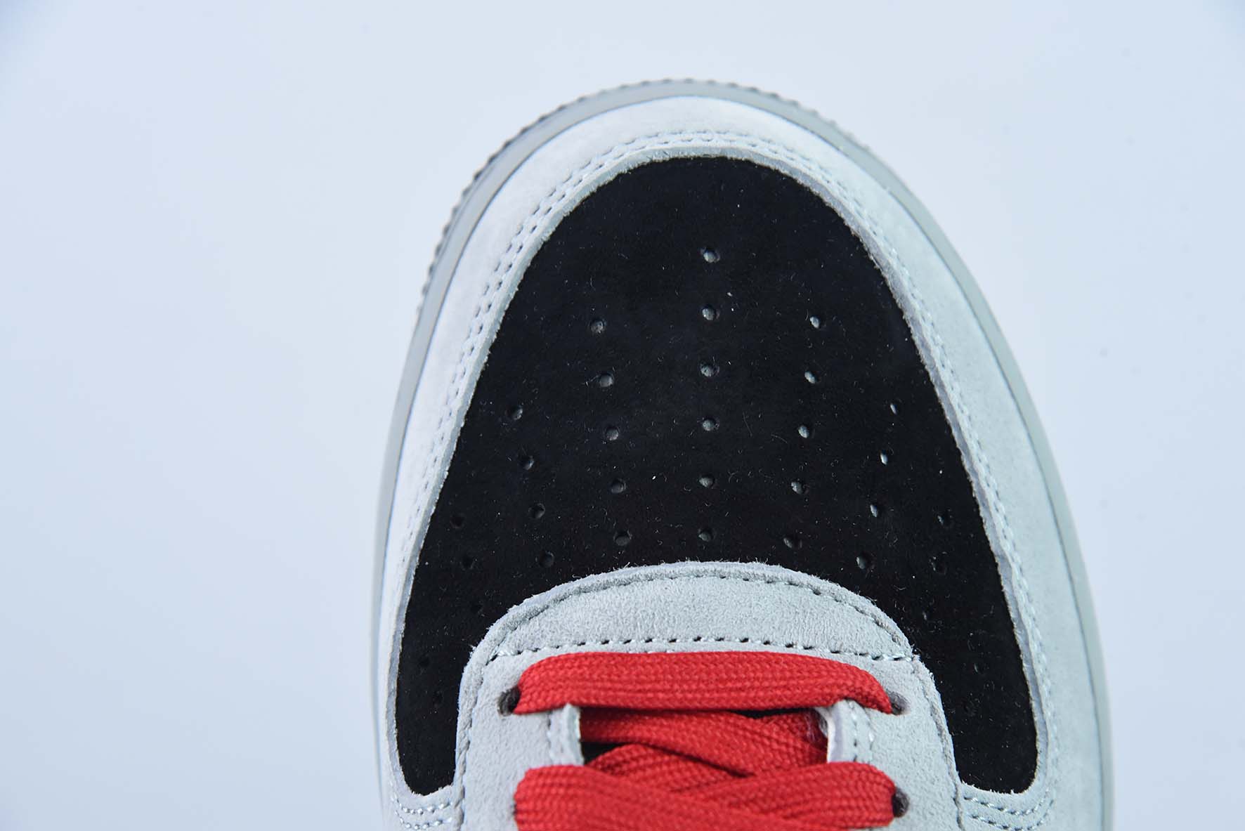 나이키 에어 포스 1 로우 07 SU19 오토모 카요 공식 아이템: DA0068 123K 사이즈: 36-44