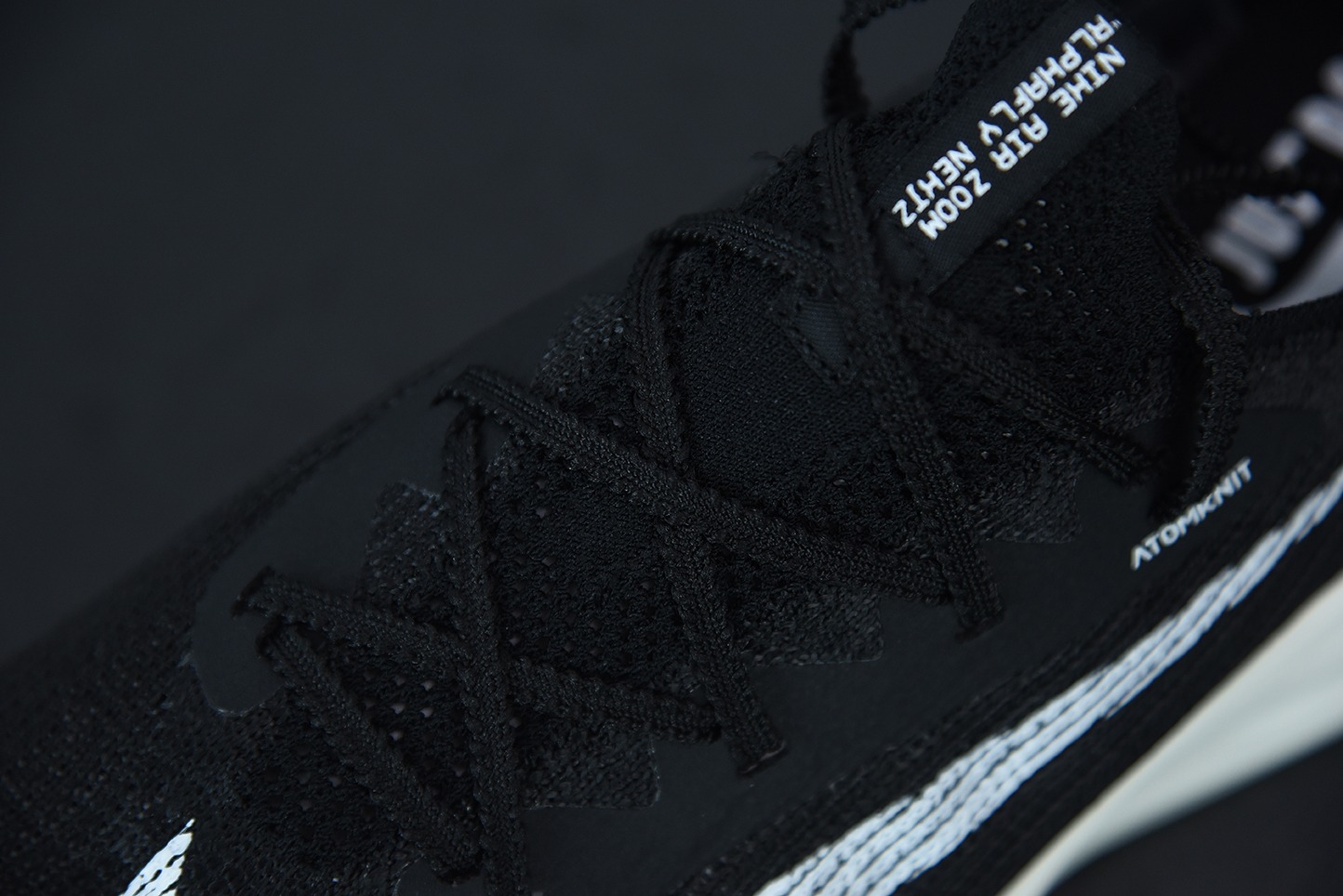 NK 에어 줌 알파플라이 NEXT% 에어 쿠션 마라톤 블랙 앤 화이트 아이템: CI9925-018 사이즈: 36-47.5