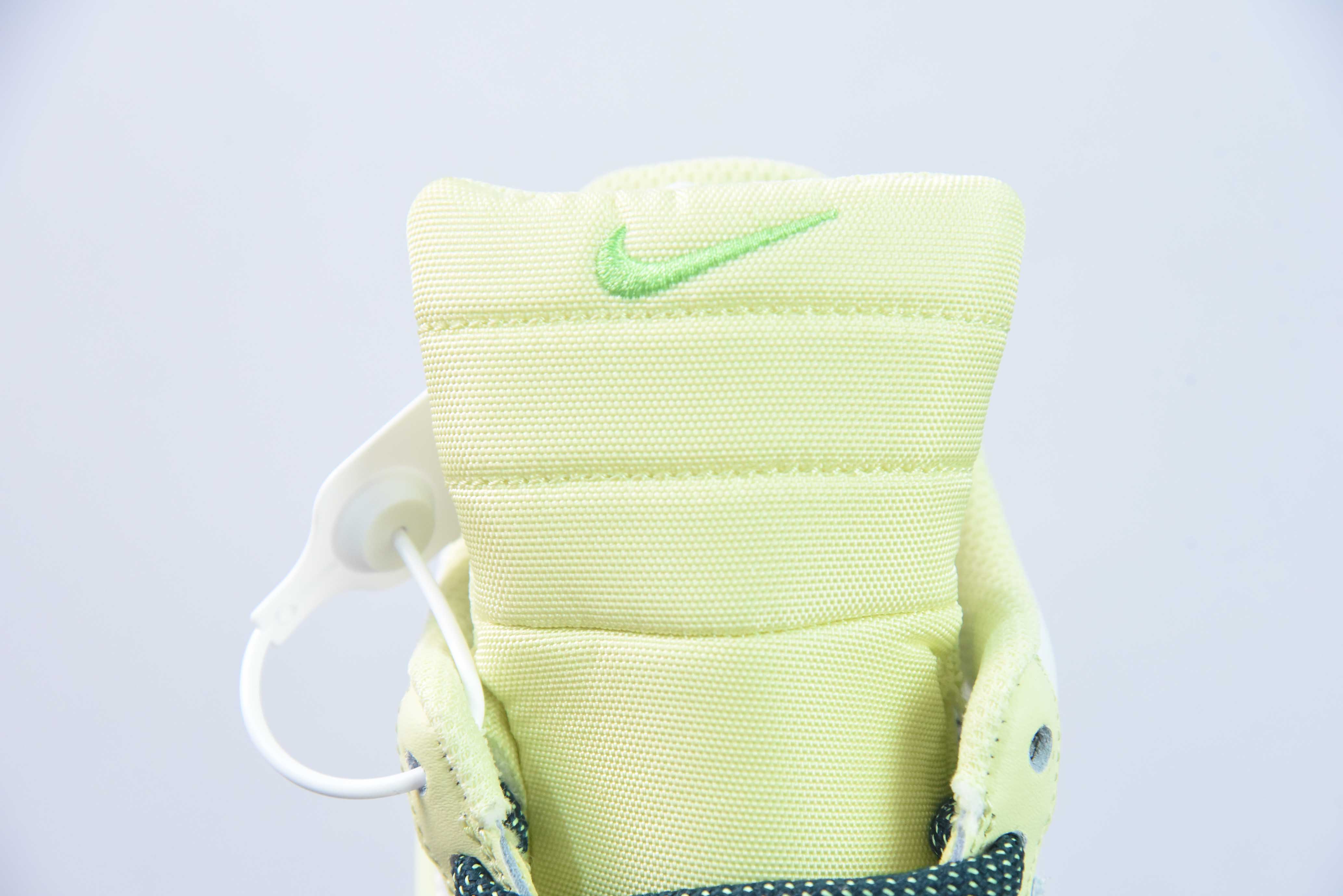 나이키 에어 포스 107 로우 에어 포스 원 로우탑 캐주얼 보드화 아이템 번호: FB7402 100 사이즈: 36-42