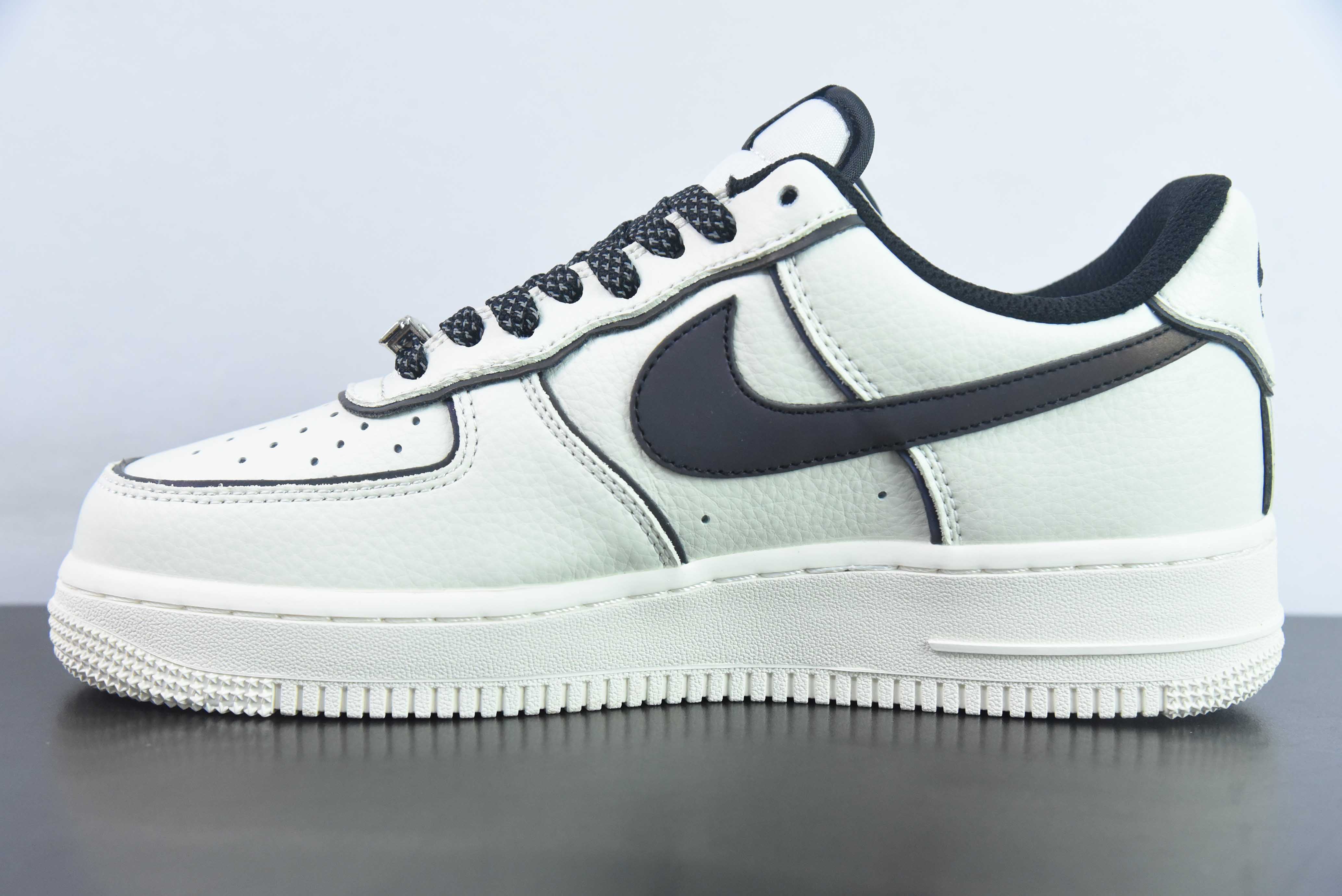 나이키 에어 포스 107 로우 3M 에어 포스 원 클래식 로우탑 다목적 캐주얼 트레이너 ‘가죽 베이지 및 블랙 레이저 3M 반사 엣지’ 상품 번호: UH8958-121 사이즈: 36-44