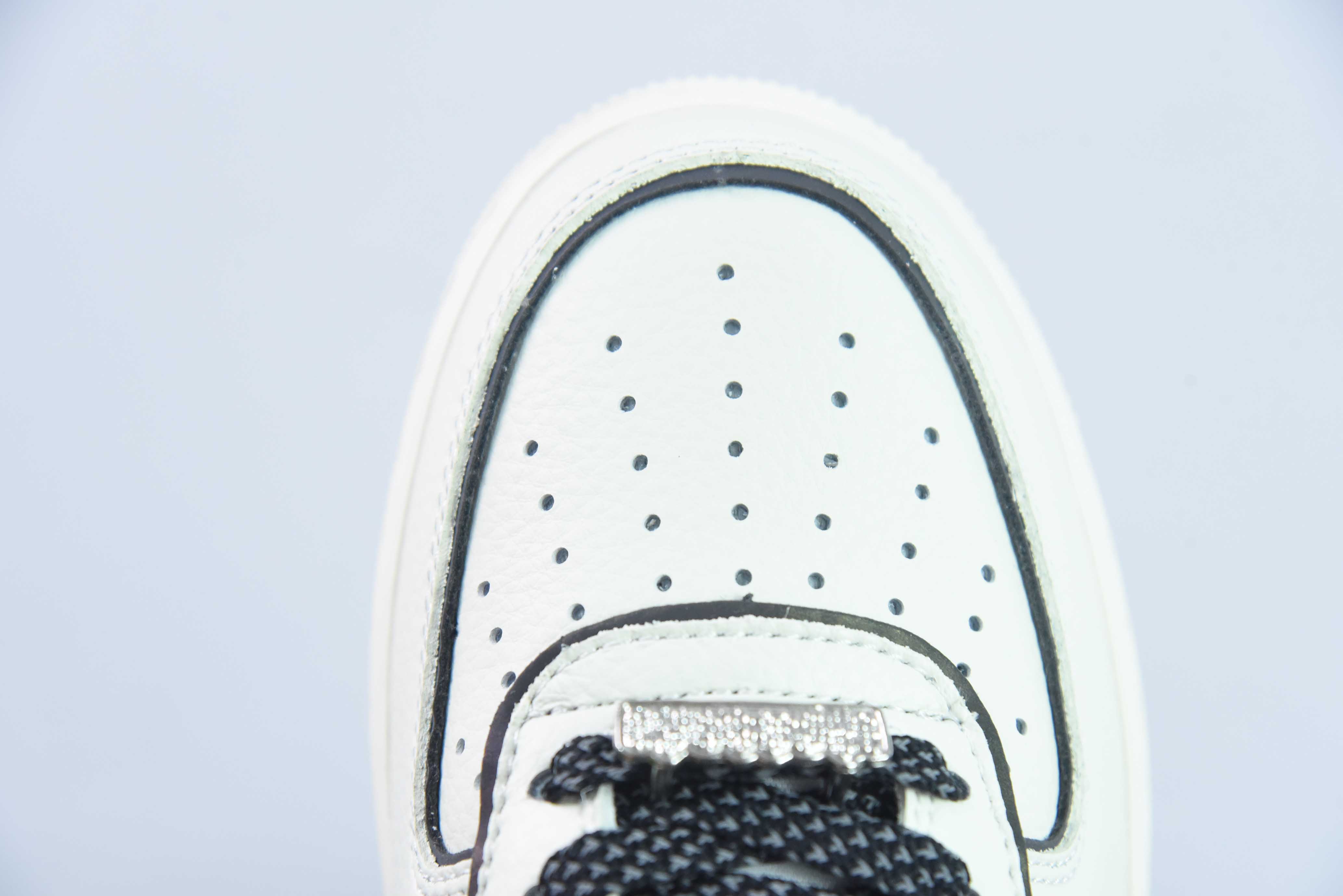 나이키 에어 포스 107 로우 3M 에어 포스 원 클래식 로우탑 다목적 캐주얼 트레이너 ‘가죽 베이지 및 블랙 레이저 3M 반사 엣지’ 상품 번호: UH8958-121 사이즈: 36-44