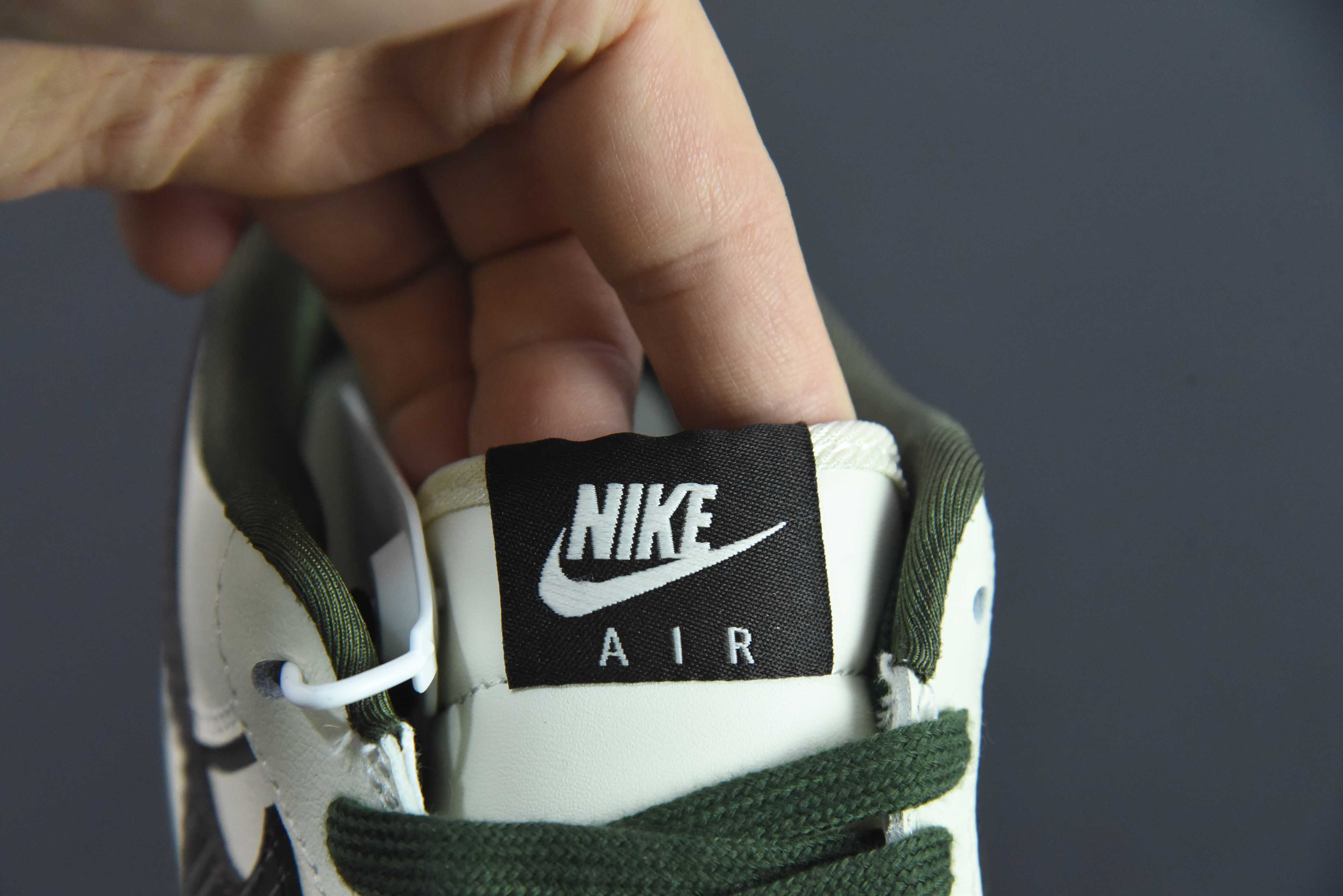 나이키 에어 포스 1 로우 07 x 루이 비통 프린트 공동 브랜드 아이템 번호: CT3228 400 사이즈: 36-44