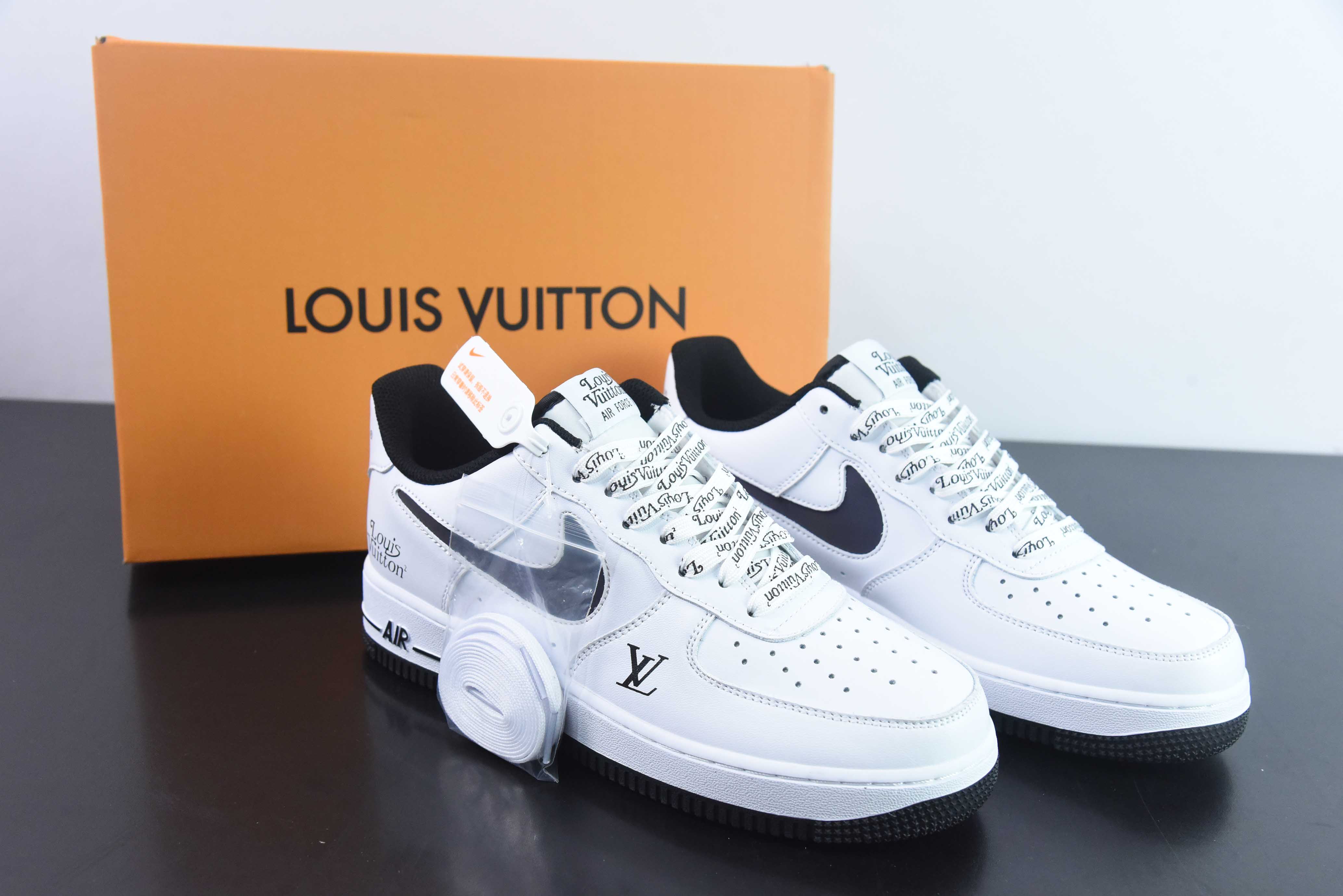 나이키 에어 포스 1 로우 LV 프린트 공동 브랜드 에어 포스 1 로우탑 캐주얼 슈즈 아이템: LV1898-836 사이즈: 36-44