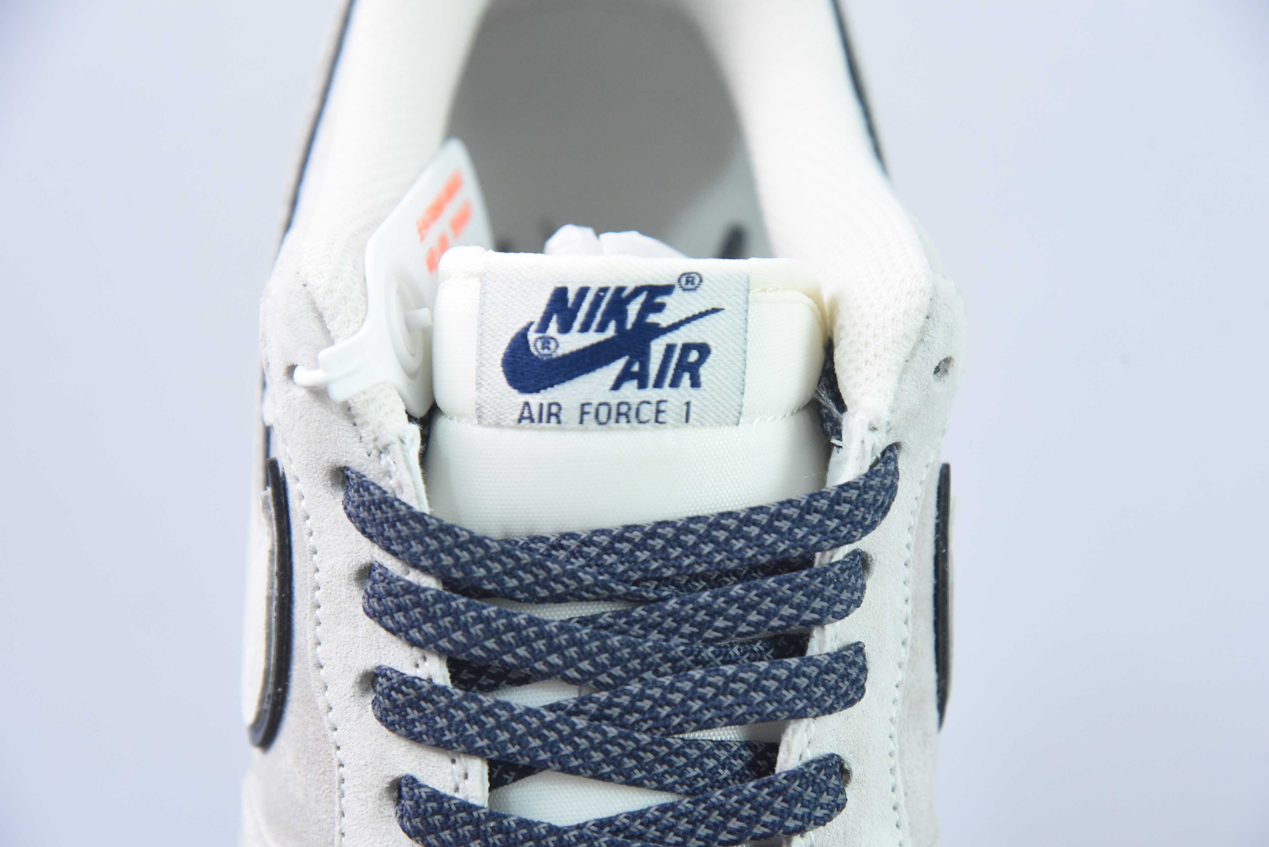 나이키 에어 포스 1 AF1 에어 포스 원/로우탑 스웨이드 그레이 블루 자수 아이템: DZ3696-006 사이즈: 36-44