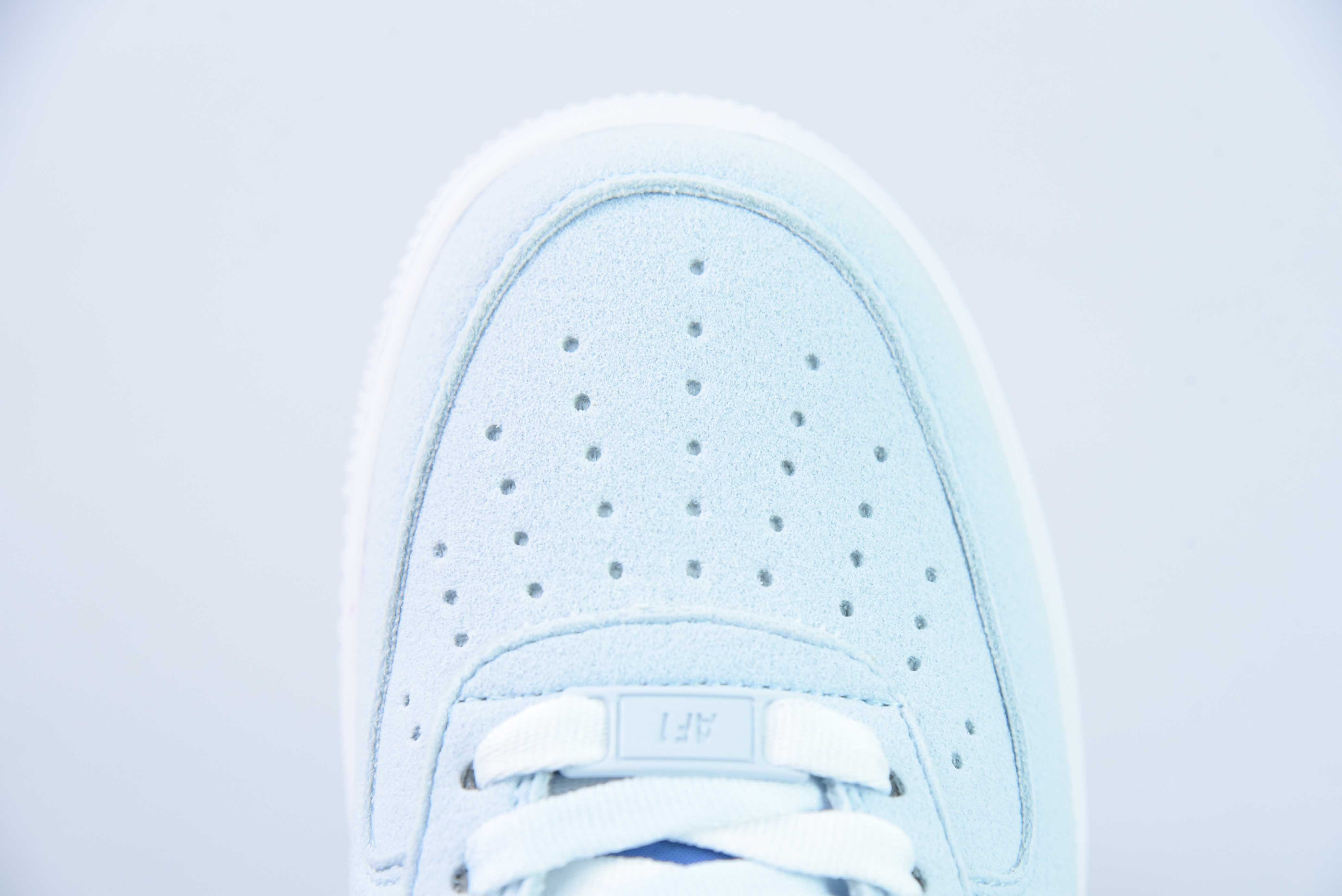 나이키 에어 포스 1 AF1 에어 포스 1/로우탑 화이트 블루 라이트 블루 품목 번호: FN7185-423 사이즈: 36-44