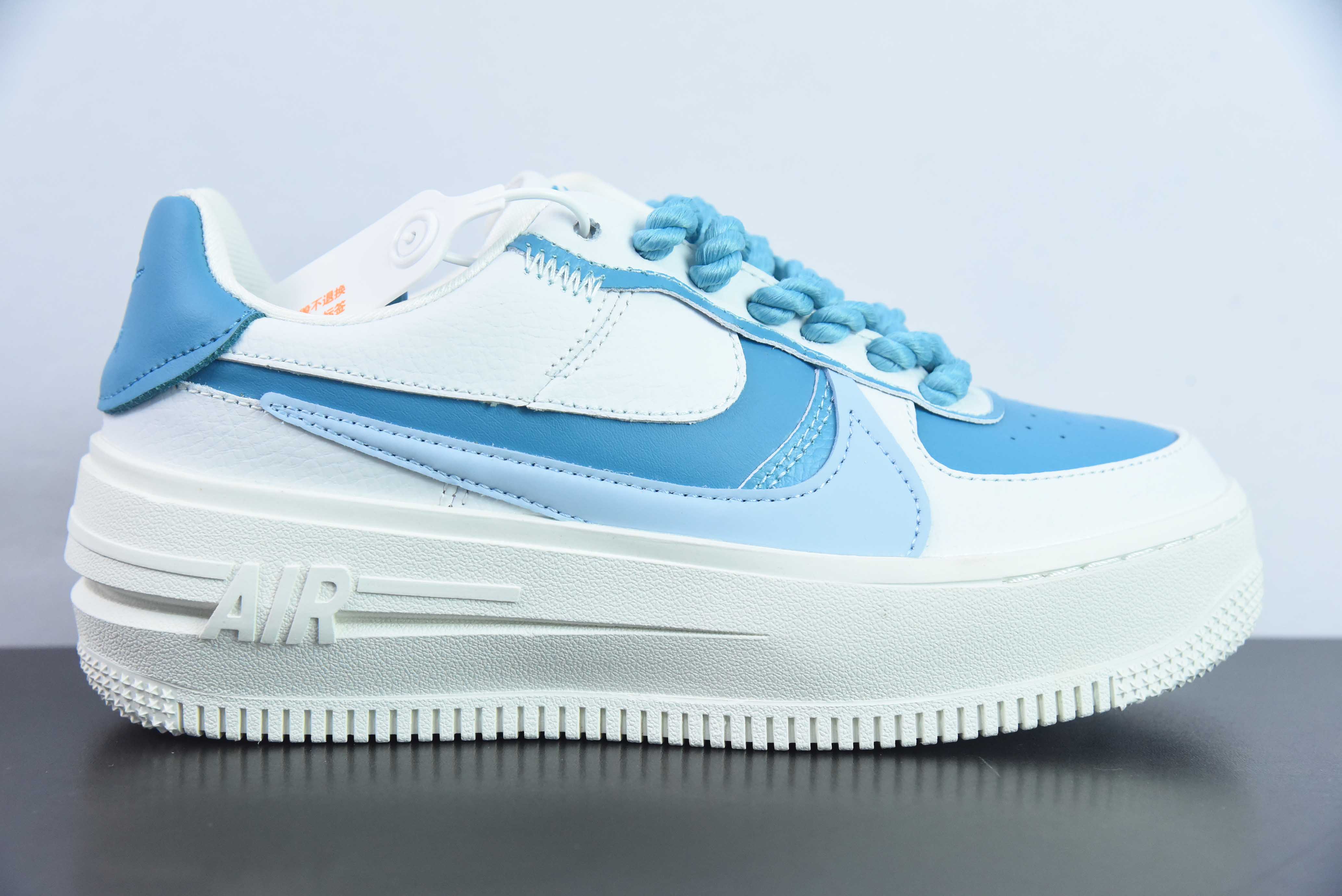 나이키 에어 포스 1 로우 07 PLT.AF.ORM 화이트 블루 아이템: DJ9946 111 사이즈: 35-40