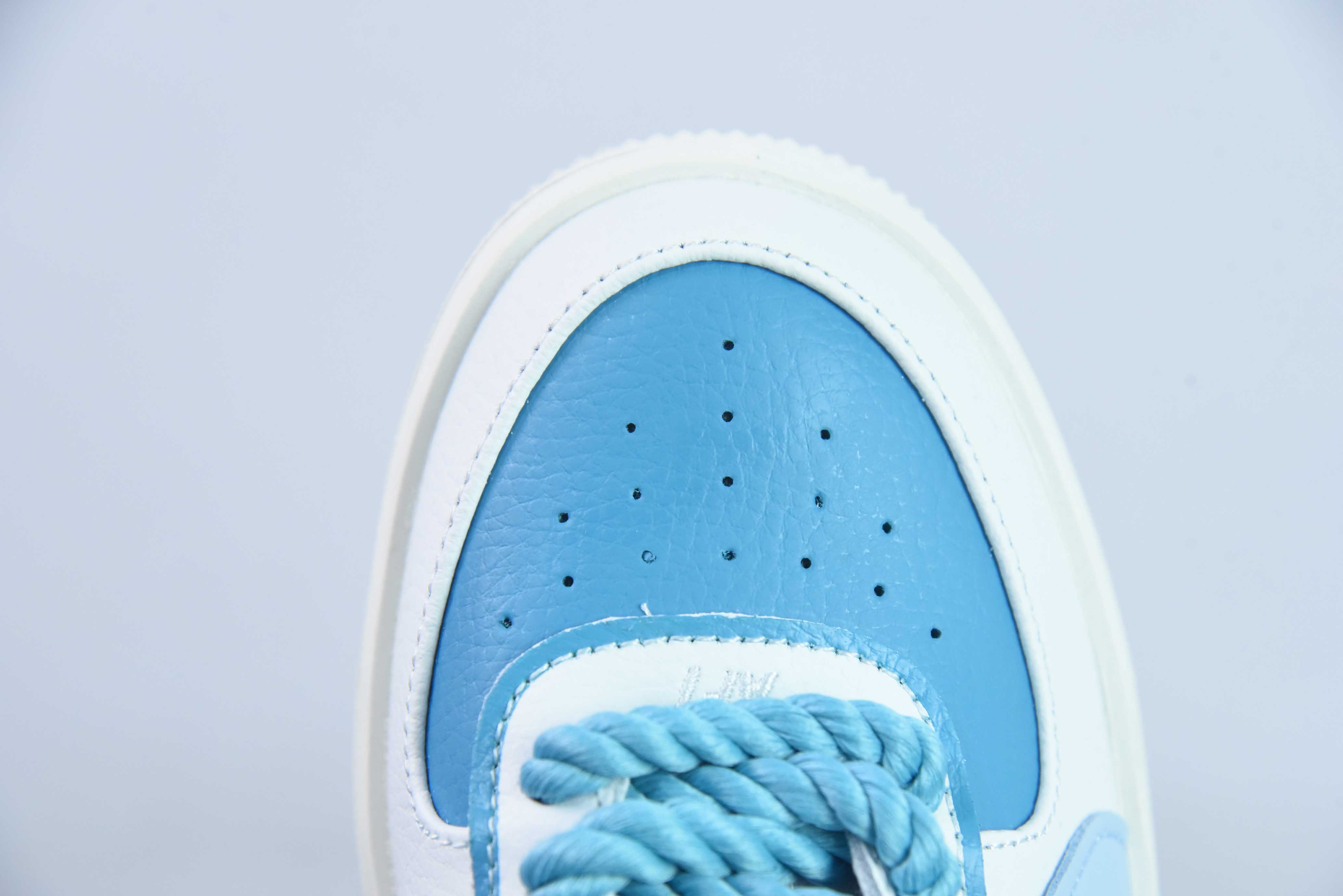 나이키 에어 포스 1 로우 07 PLT.AF.ORM 화이트 블루 아이템: DJ9946 111 사이즈: 35-40