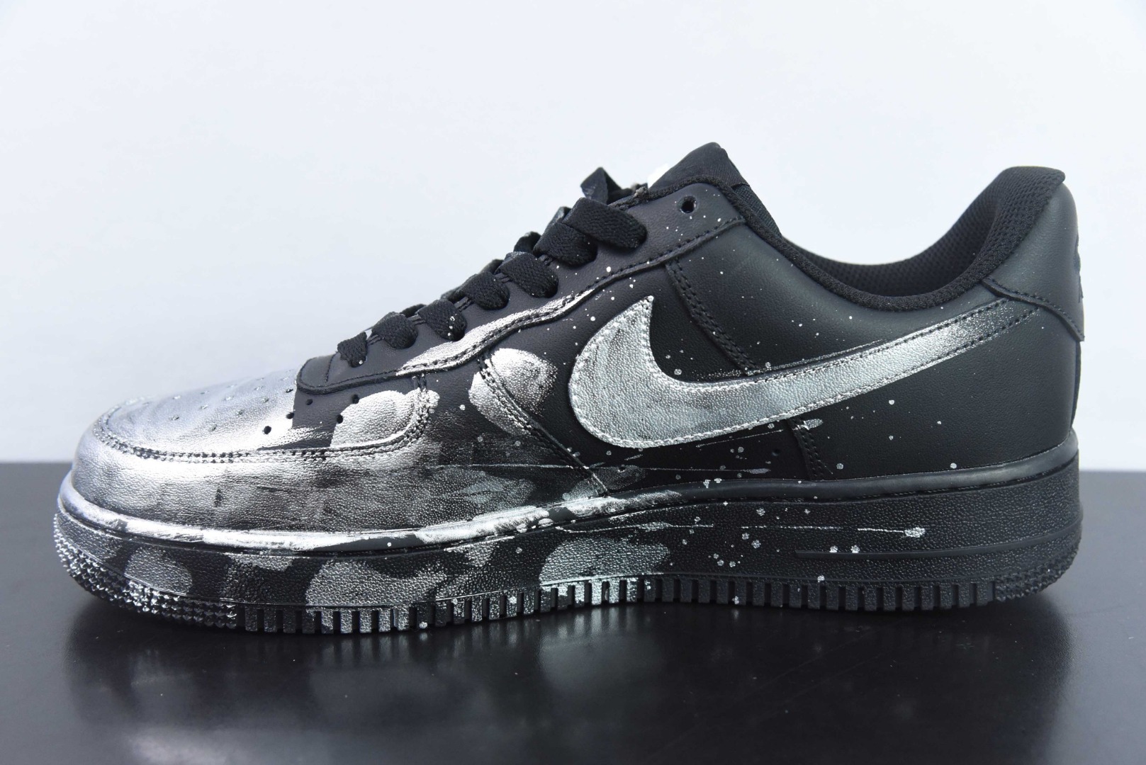 NK 에어 포스 1 07 로우 에어 포스 1 로우탑 캐주얼 트레이너 그래피티 블랙 앤 실버 세컨드 핸드 페인팅 아이템 번호: CW2288-012 사이즈: 36-44