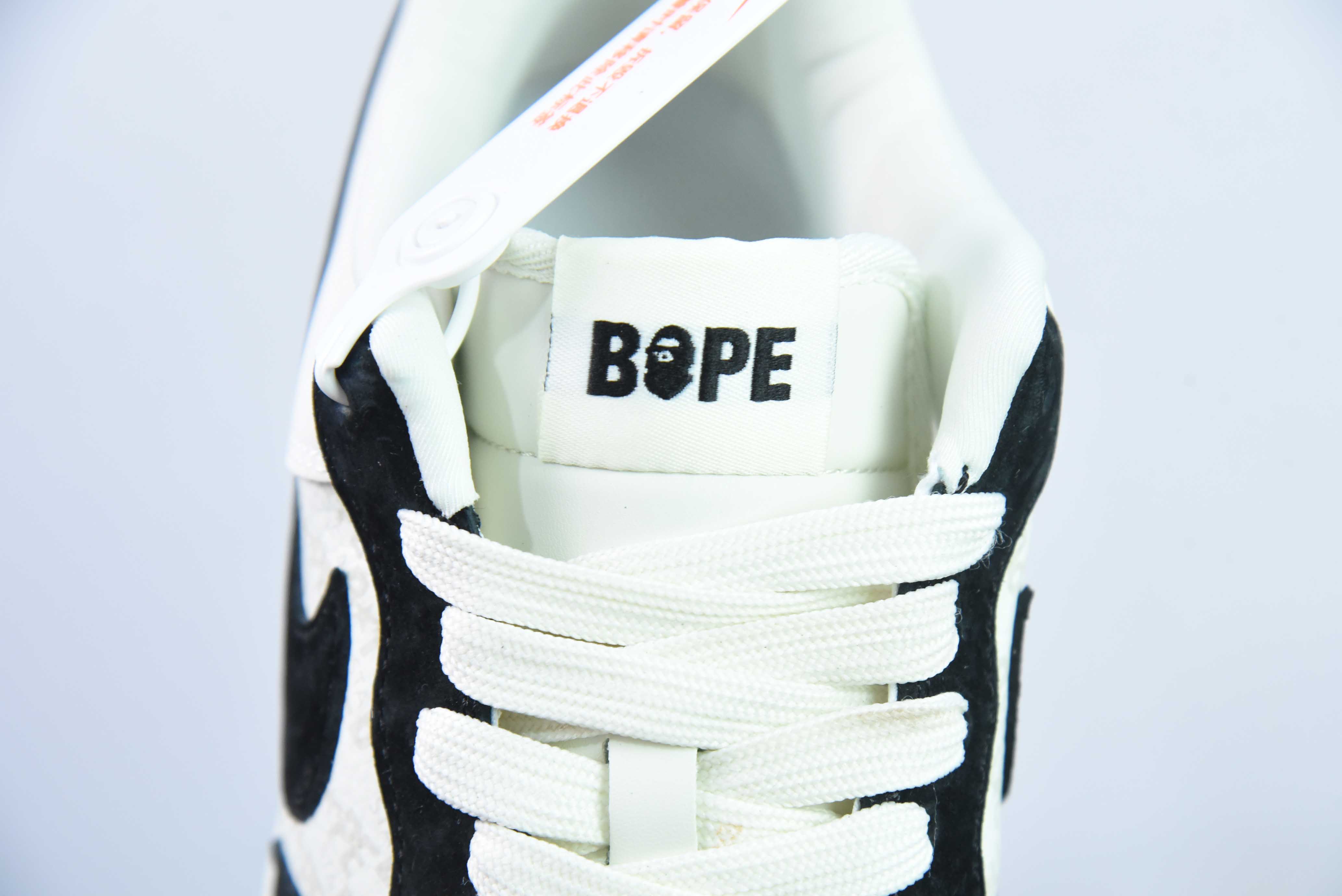 나이키 에어 포스 1 AF1 에어 포스 원/로우탑 블랙 앤 화이트 에이프 헤드 프린트 아이템 번호: BA8806-845 사이즈: 36-44