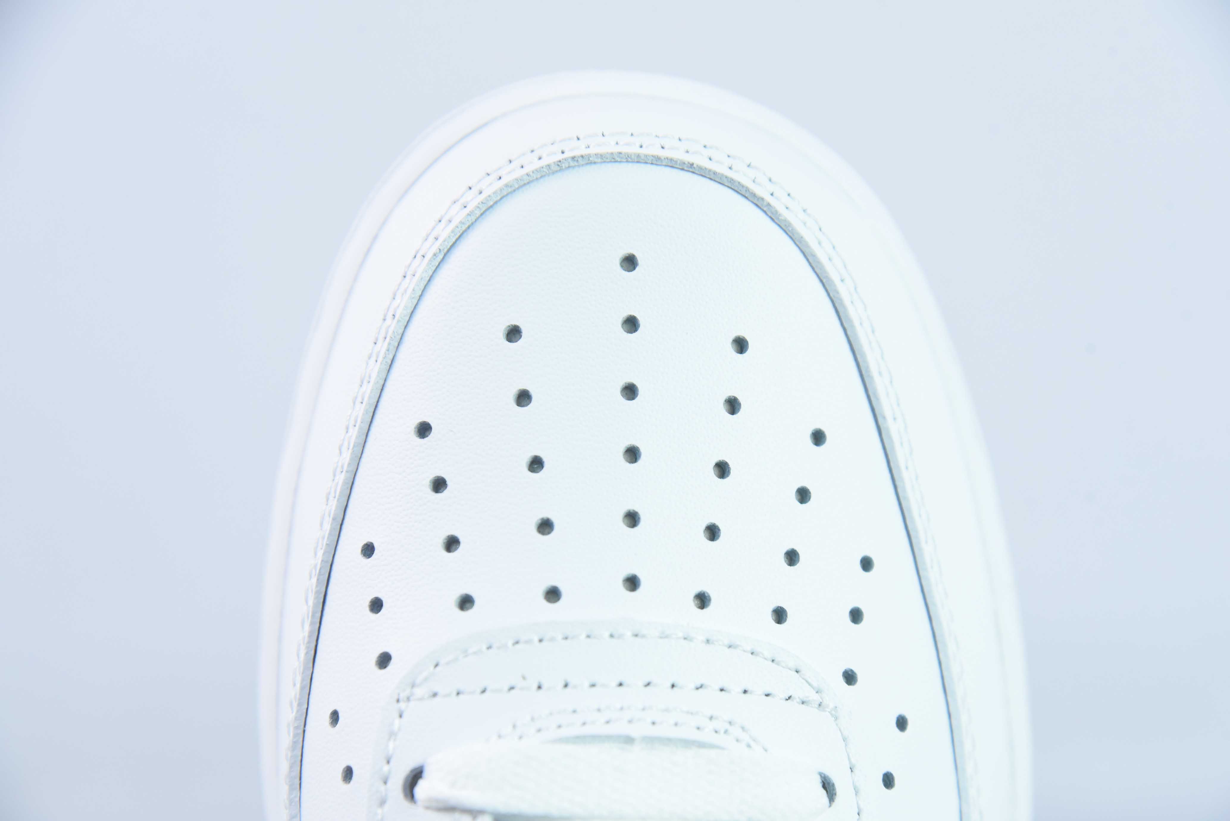 나이키 에어 포스 1 로우 에어 포스 1 로우 탑 캐주얼 트레이너 아이템: DX5805-100 사이즈: 36-44