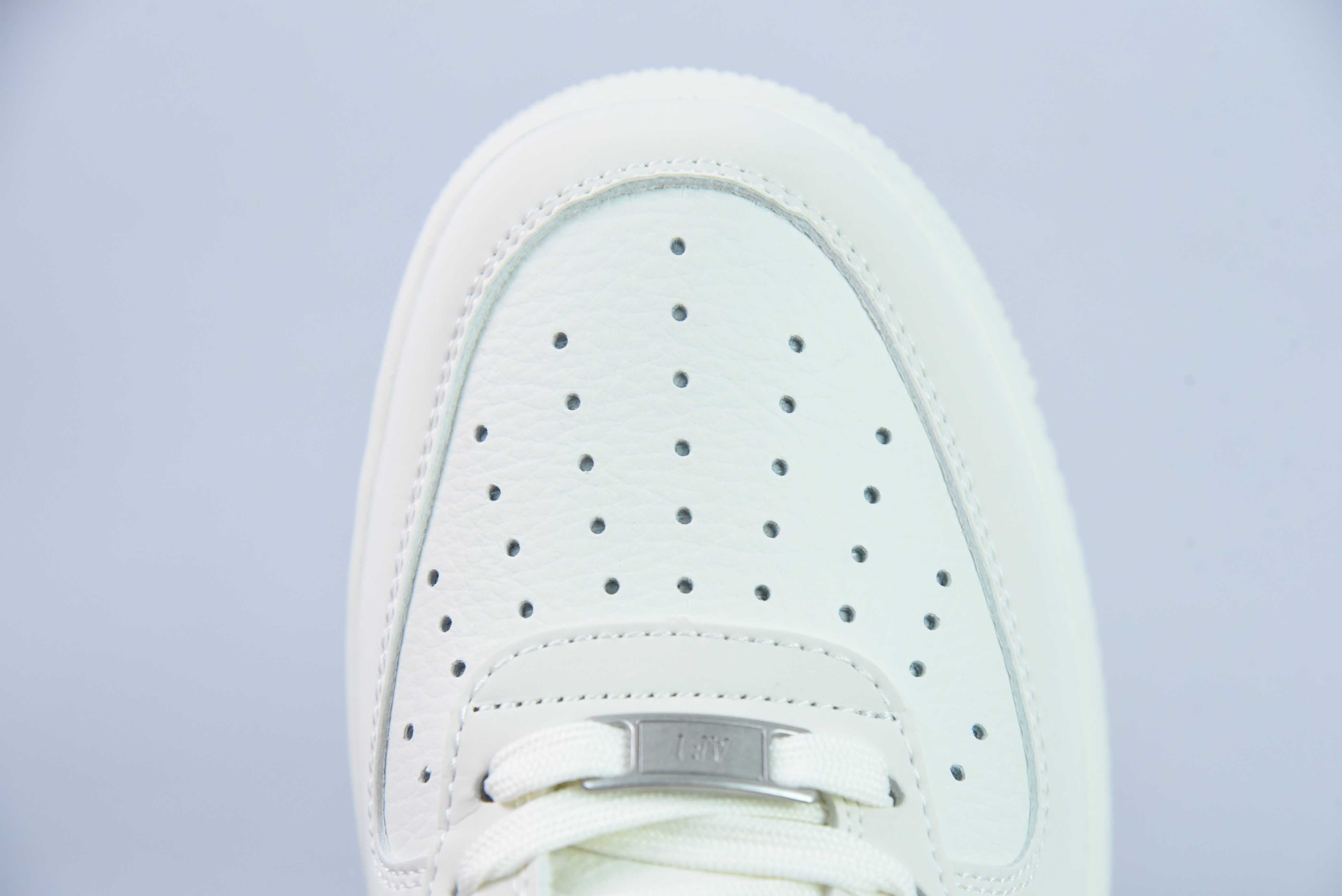 나이키 에어 포스 1 07 로우 슈프림 스케이트보드 시리즈 - 베이지 에어 포스 1 로우 탑 아이템 번호:HD1968-007 사이즈:36-44