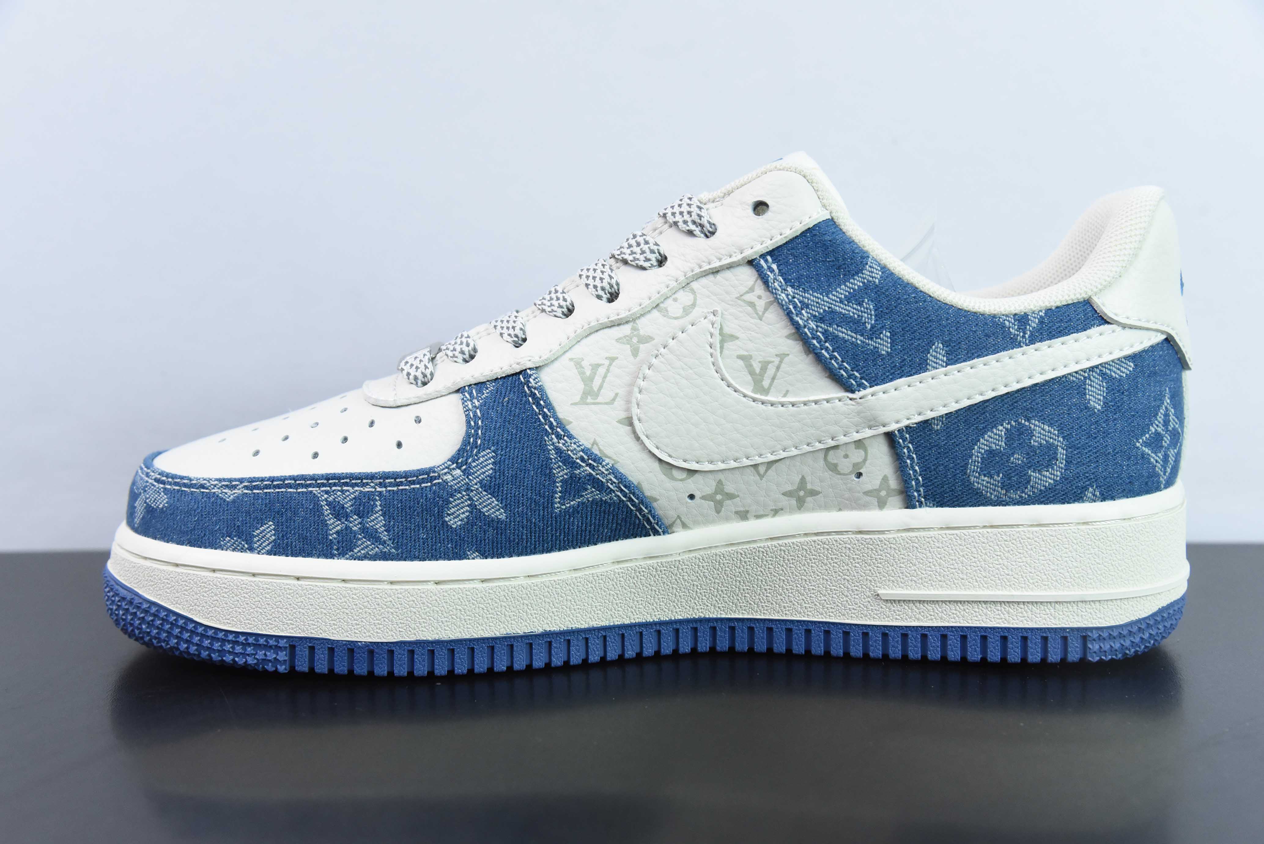 나이키 에어 포스 1 AF1 에어 포스 1 로우탑 화이트/블루 데님 LV 프린트 아이템 번호: 36-44