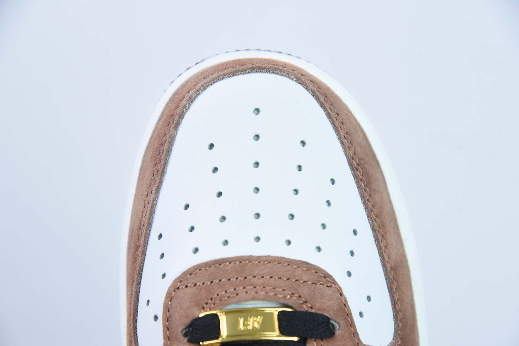 나이키 에어 포스 1 로우 07 스네이크 모카 로우탑 에어 포스 1 캐주얼 보드숏 아이템: 아이템 번호: DE0023-800 사이즈: 36-44