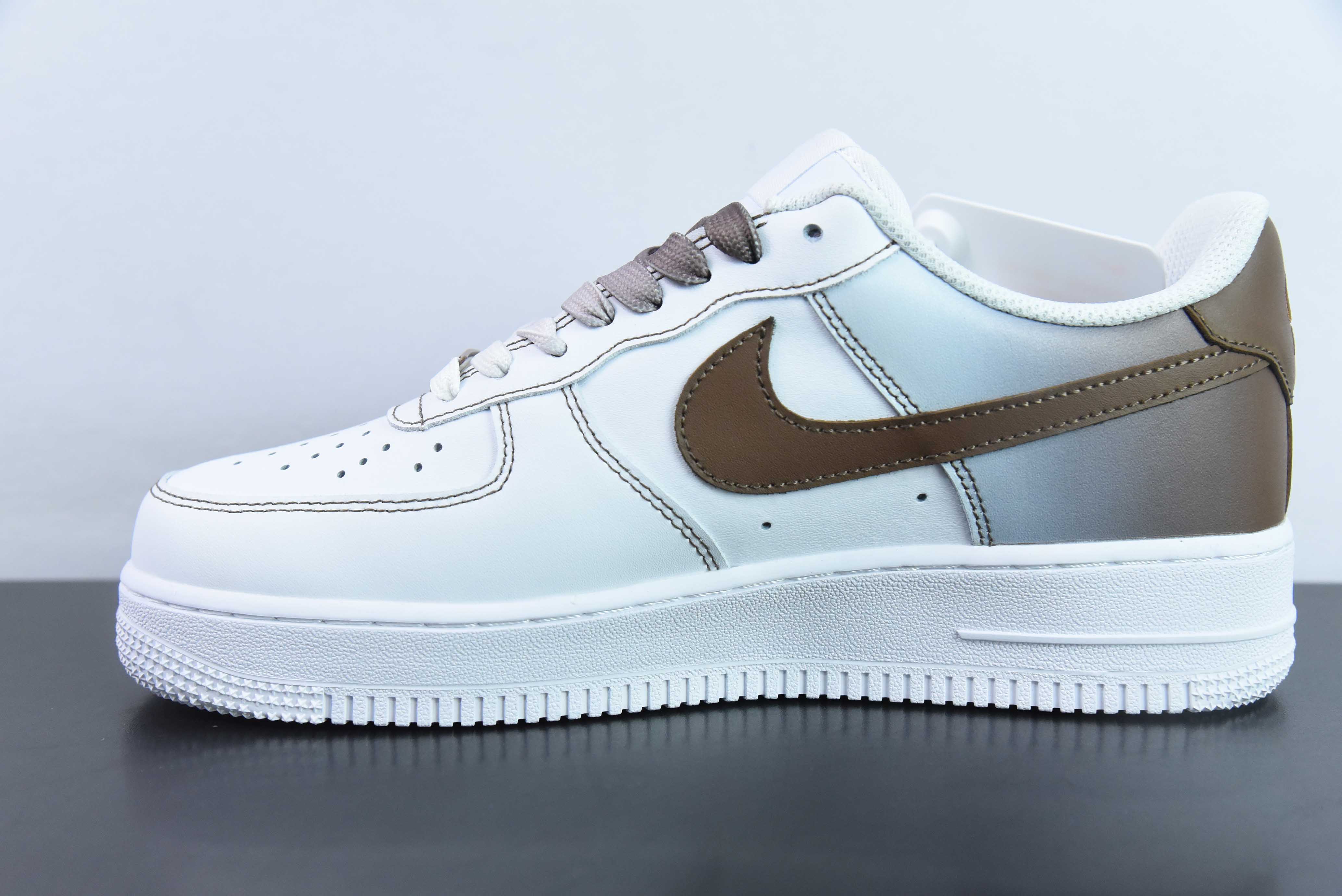 Nk 에어 포스 107 로우 공식 팝 커스텀 보조 테마 그라데이션 브라운 후크 에어 포스 1 로우 탑 캐주얼 보드숏 제품 번호: FN0366-103 사이즈: 36-44